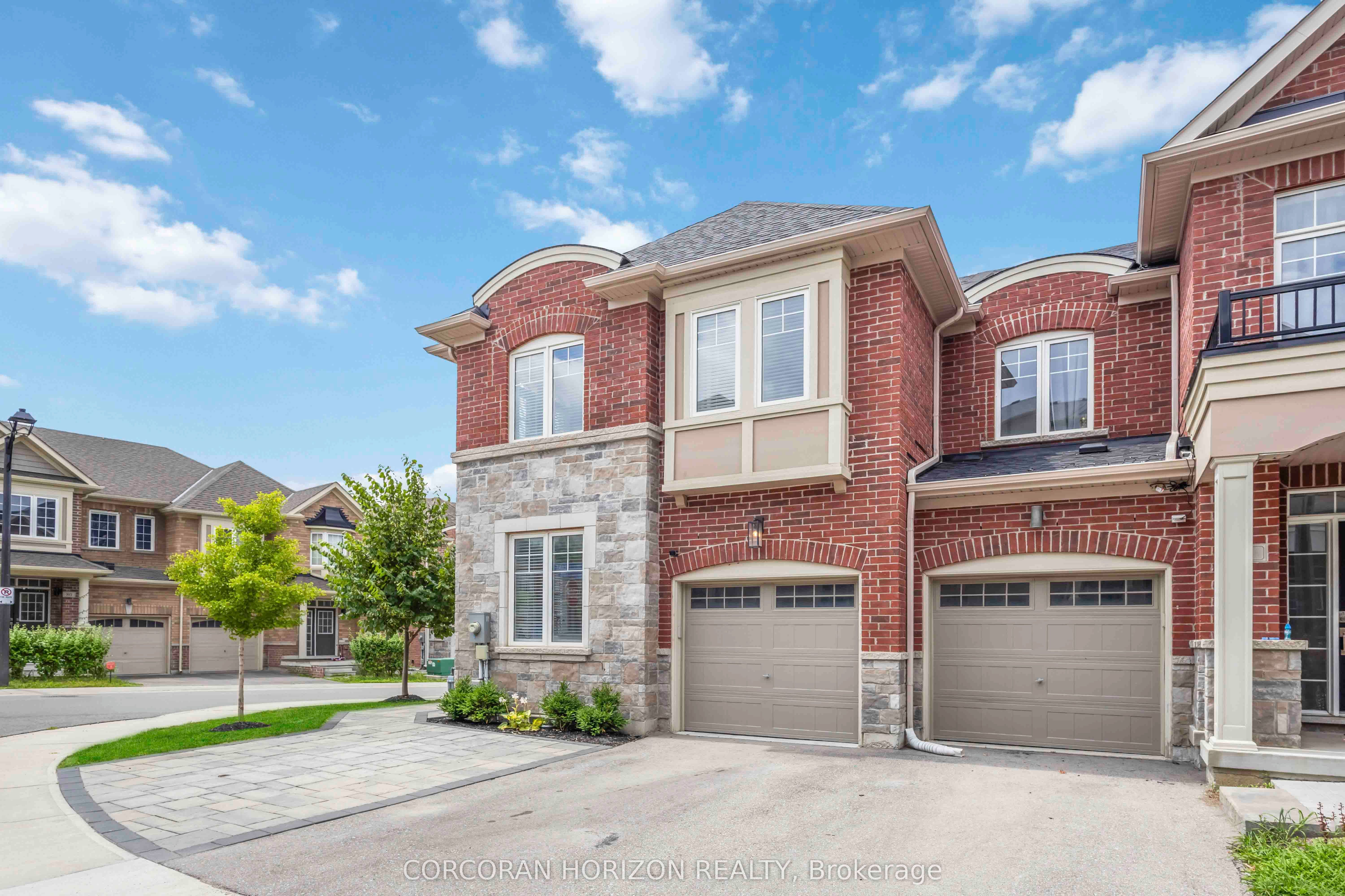 81 Dundonald Trail, Newmarket, ON L3Y 0E1 photo 4