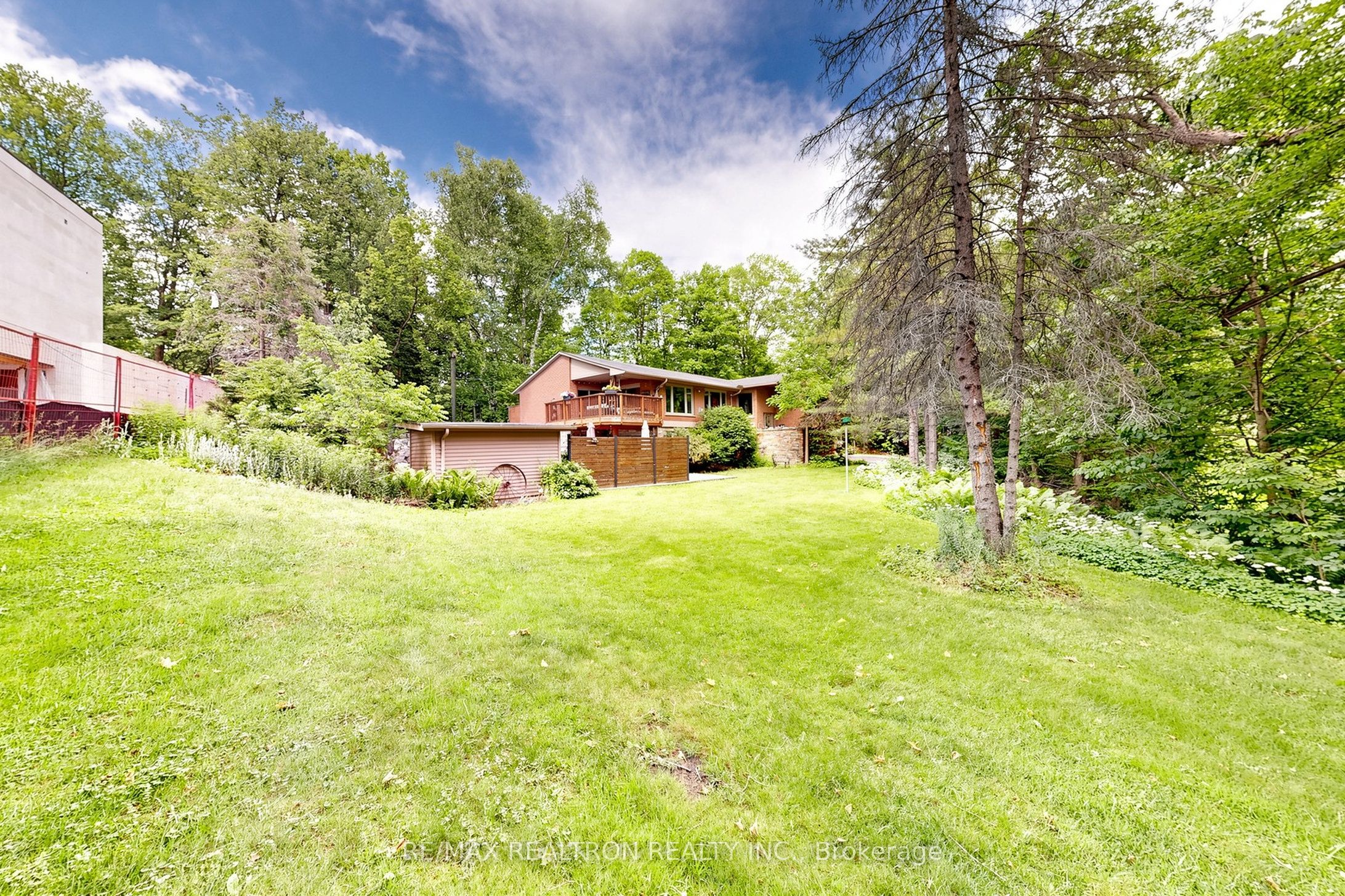 250 Kingscross Drive, King, ON L7B 1E7 photo 3