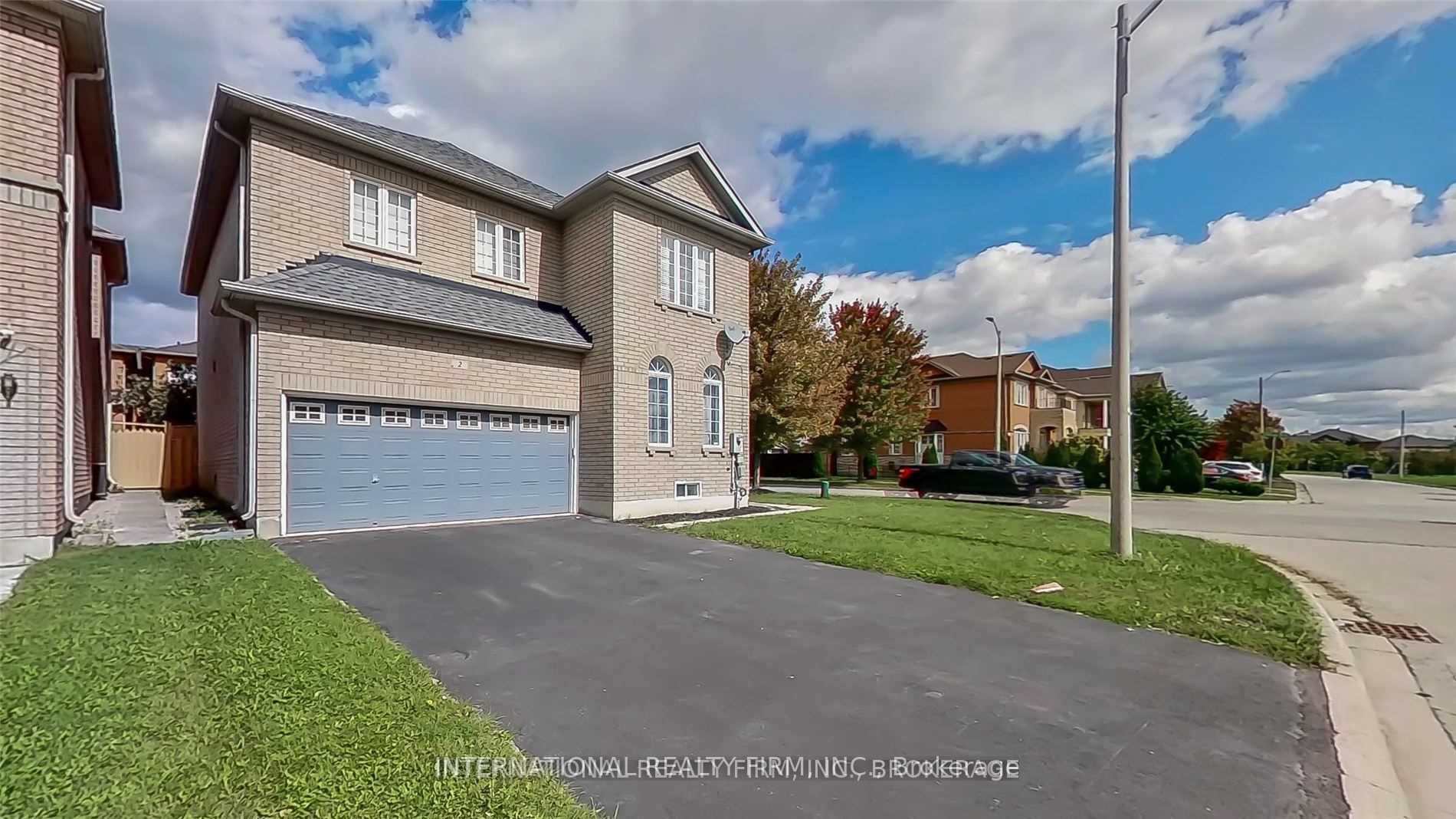 2 Dolce Crescent, Vaughan, ON L4H 3C7 photo 2