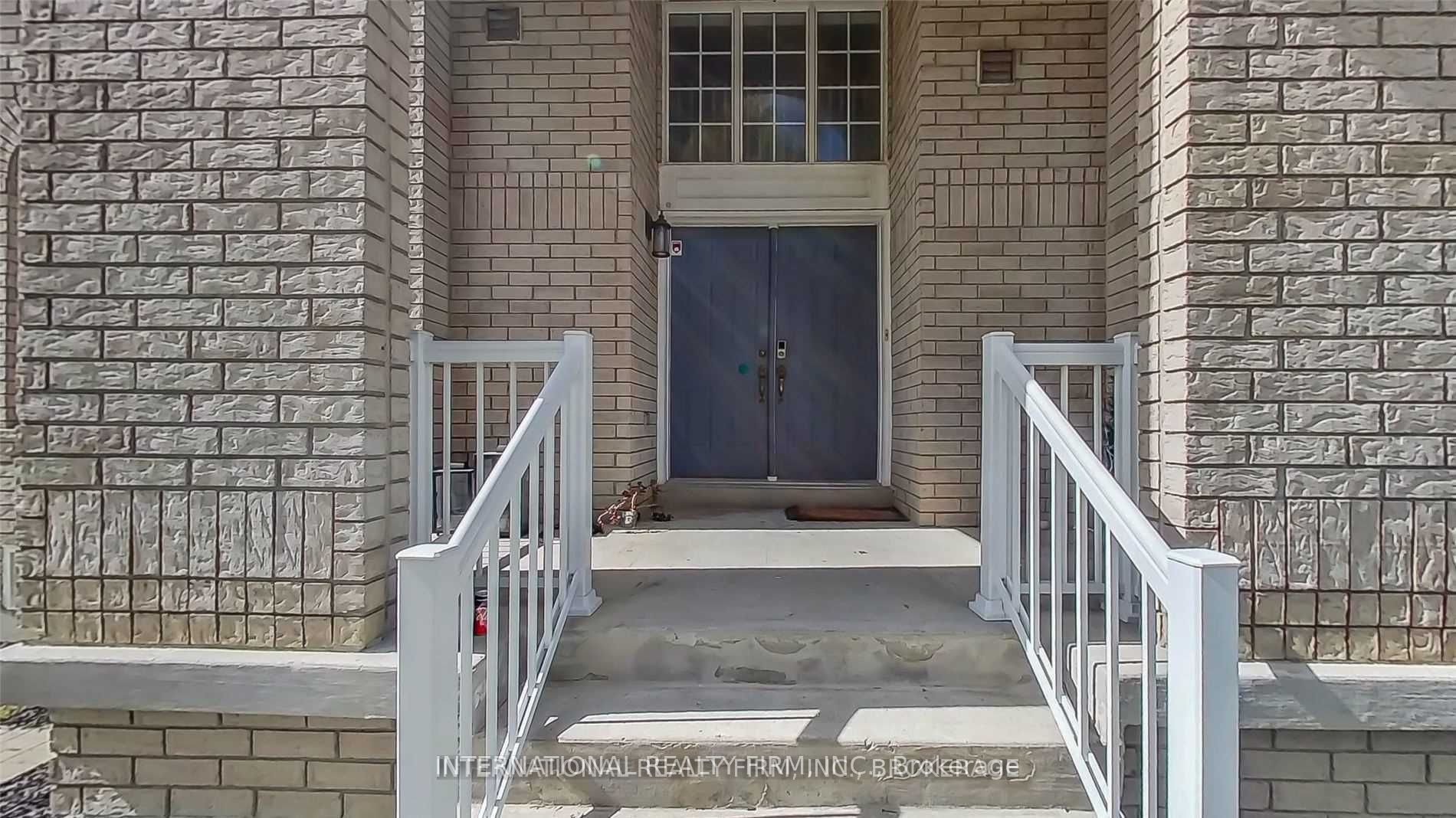 2 Dolce Crescent, Vaughan, ON L4H 3C7 photo 4