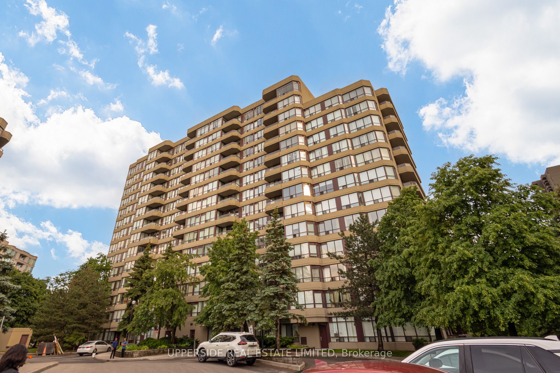 91 Townsgate Drive 1204, Vaughan, ON L4J 8E8 photo 3