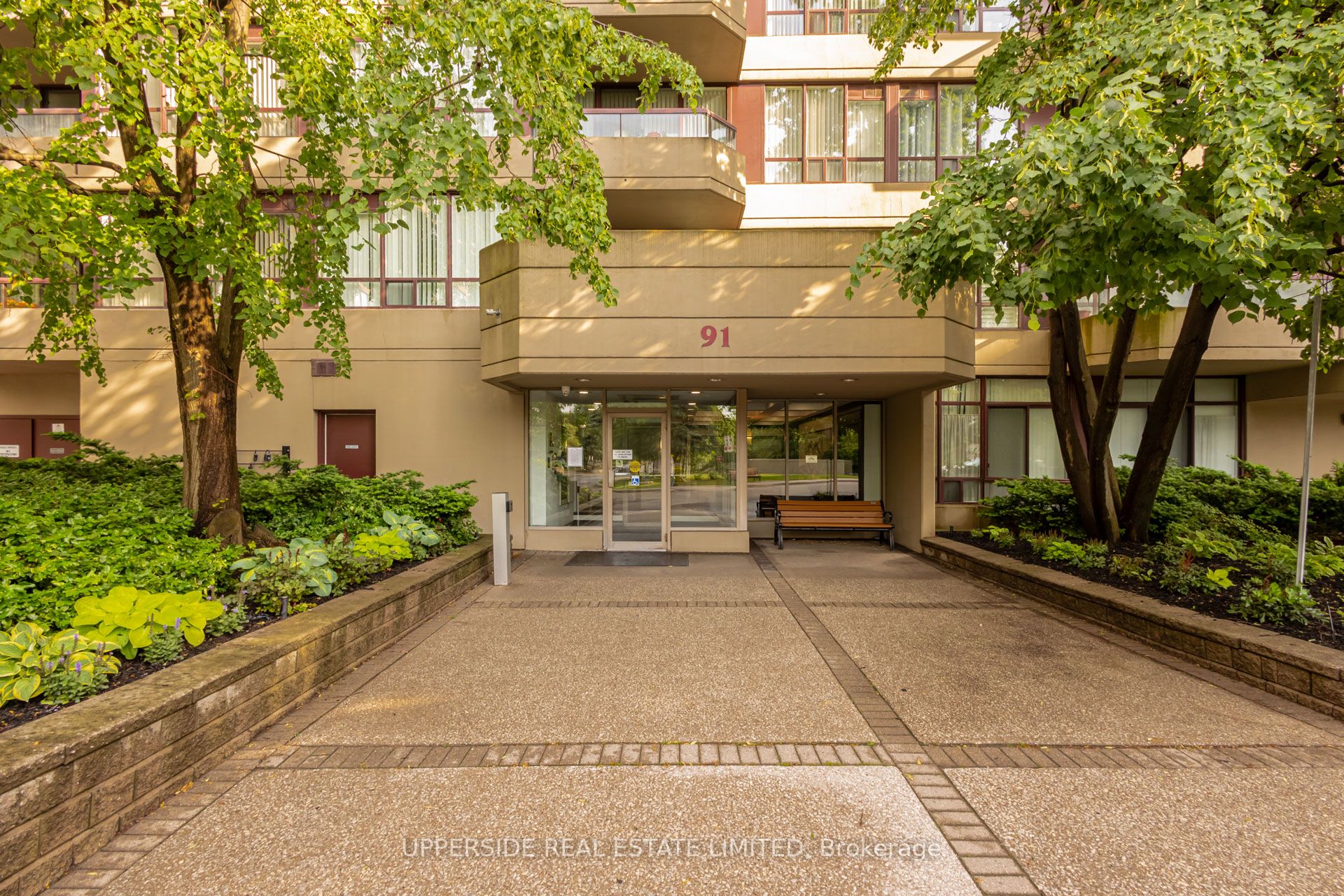91 Townsgate Drive 1204, Vaughan, ON L4J 8E8 photo 4