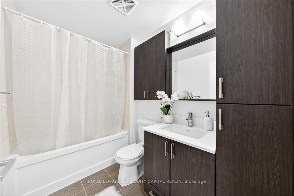 85 North Park Road 510, Vaughan, ON L4J 0H9 photo 5