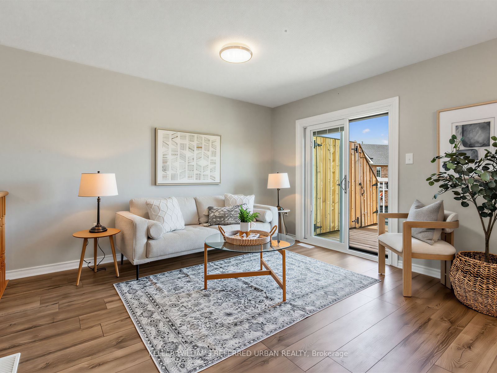 5 Caserta Street, Georgina, ON L4P 0E6 photo 2