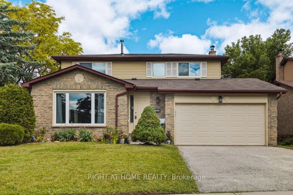 1033 Birchwood Drive, Newmarket, ON L3Y 6J2 photo 3