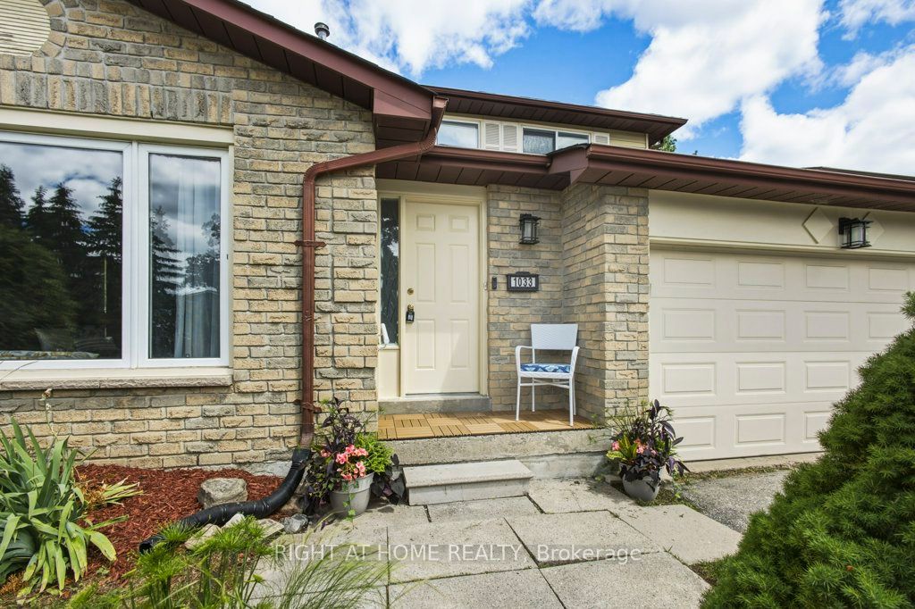 1033 Birchwood Drive, Newmarket, ON L3Y 6J2 photo 5