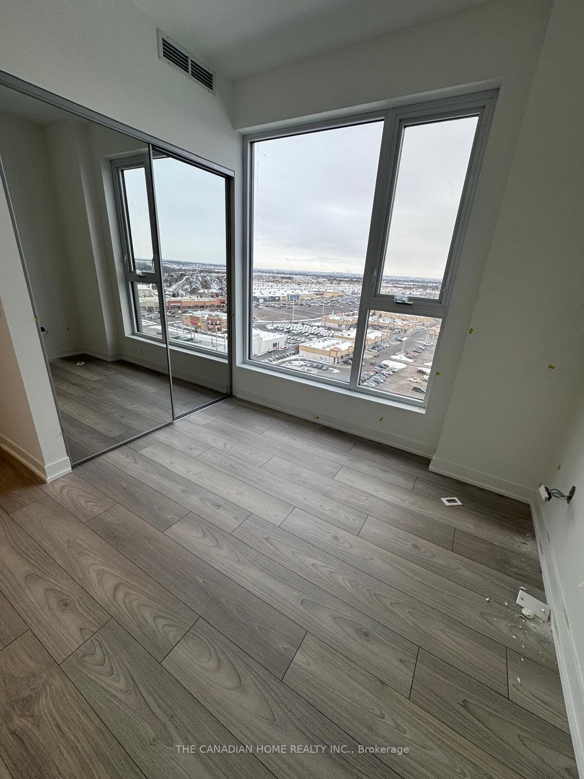 498 Caldari Road 1423, Vaughan, ON L4K 0R6 photo 5