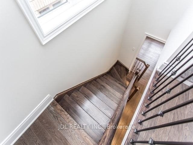 25 Applegate Drive, East Gwillimbury, ON L9N 0R2 photo 5