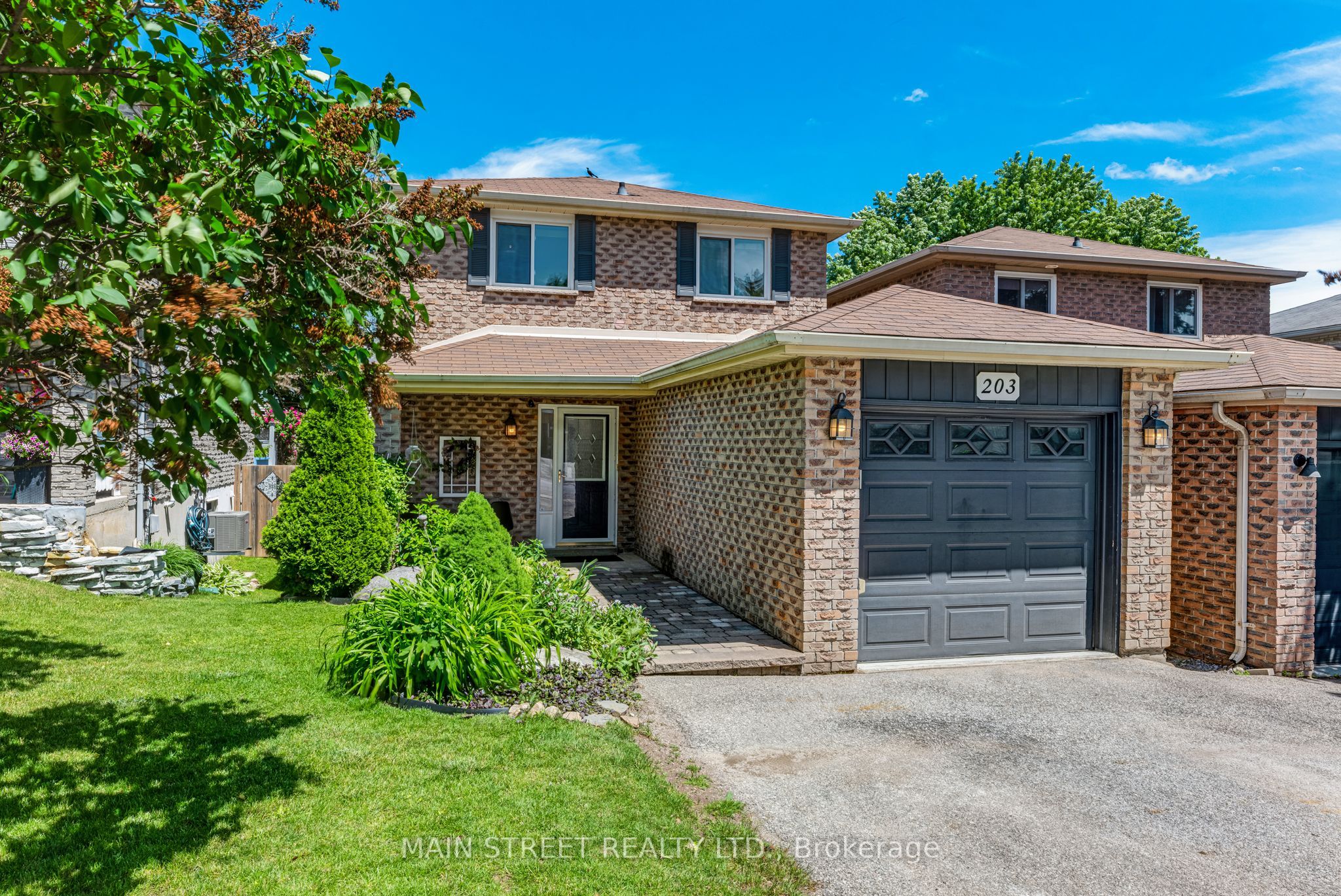 203 Colborne Street, Bradford West Gwillimbury, ON L3Z 2R6 photo 3
