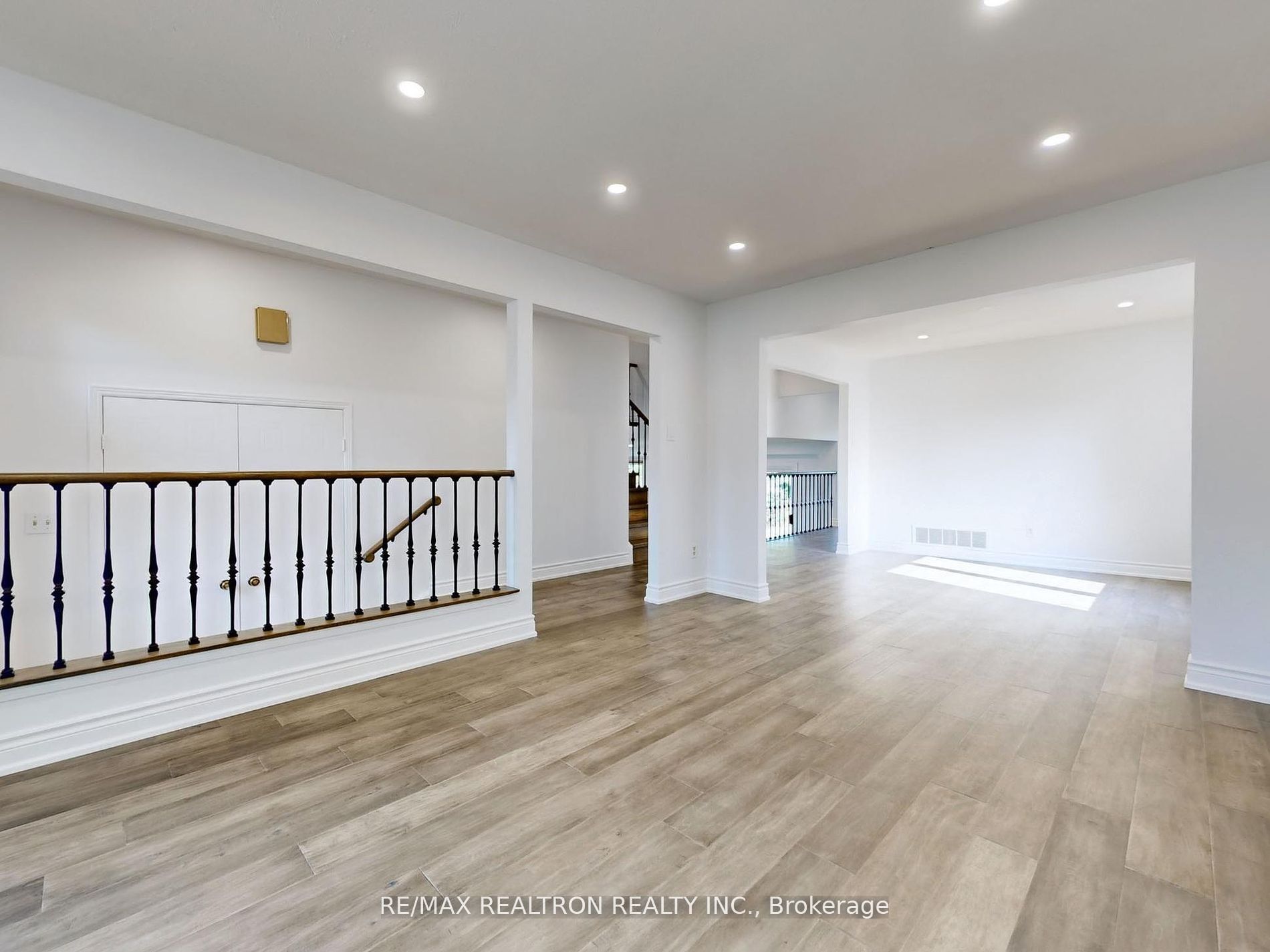 187 Crossland Gate Main, Newmarket, ON L3X 1A7 photo 5