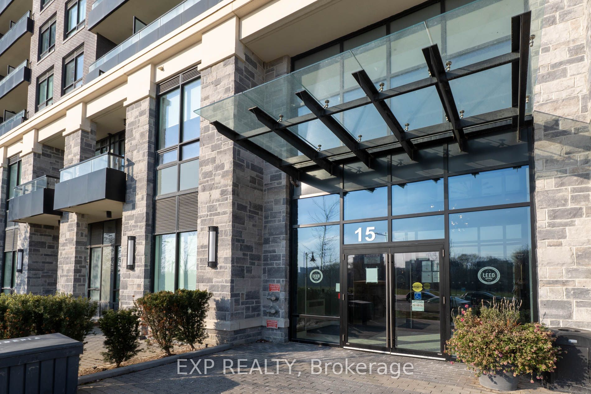 15 Water Walk Drive 1610, Markham, ON L6G 0G2 photo 2