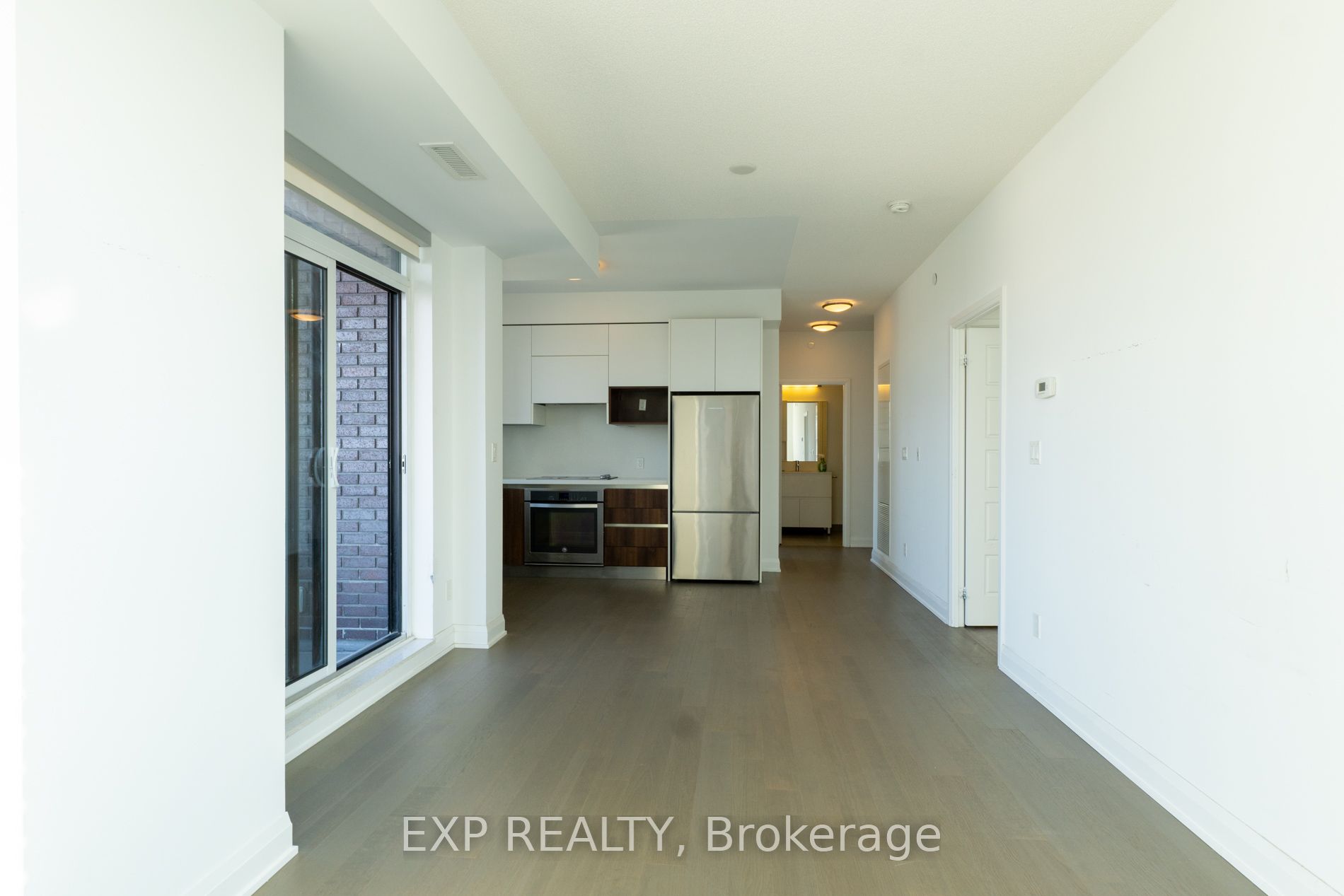 15 Water Walk Drive 1610, Markham, ON L6G 0G2 photo 3