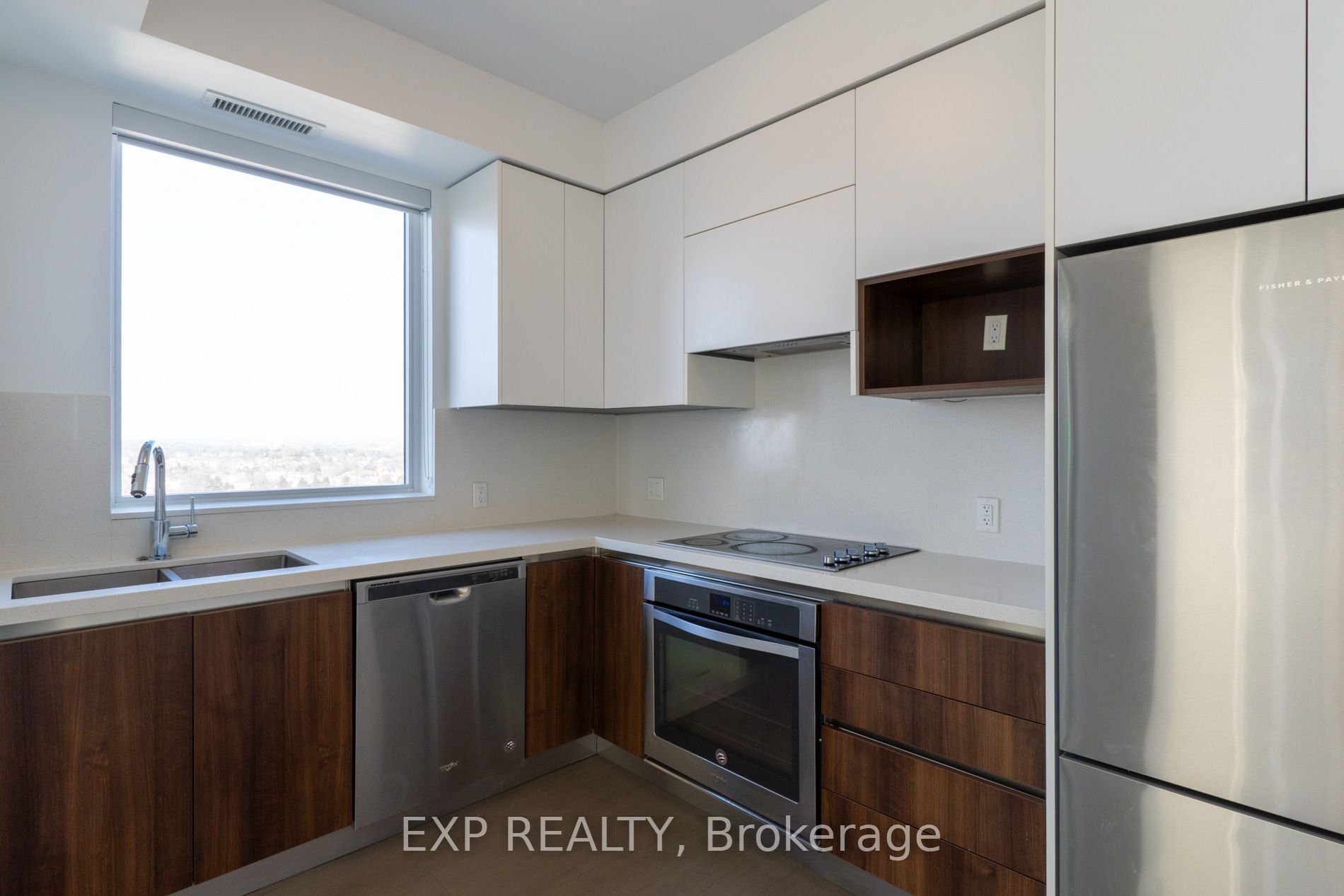15 Water Walk Drive 1610, Markham, ON L6G 0G2 photo 4