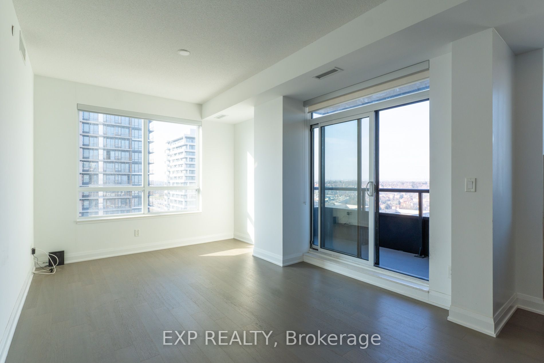 15 Water Walk Drive 1610, Markham, ON L6G 0G2 photo 5