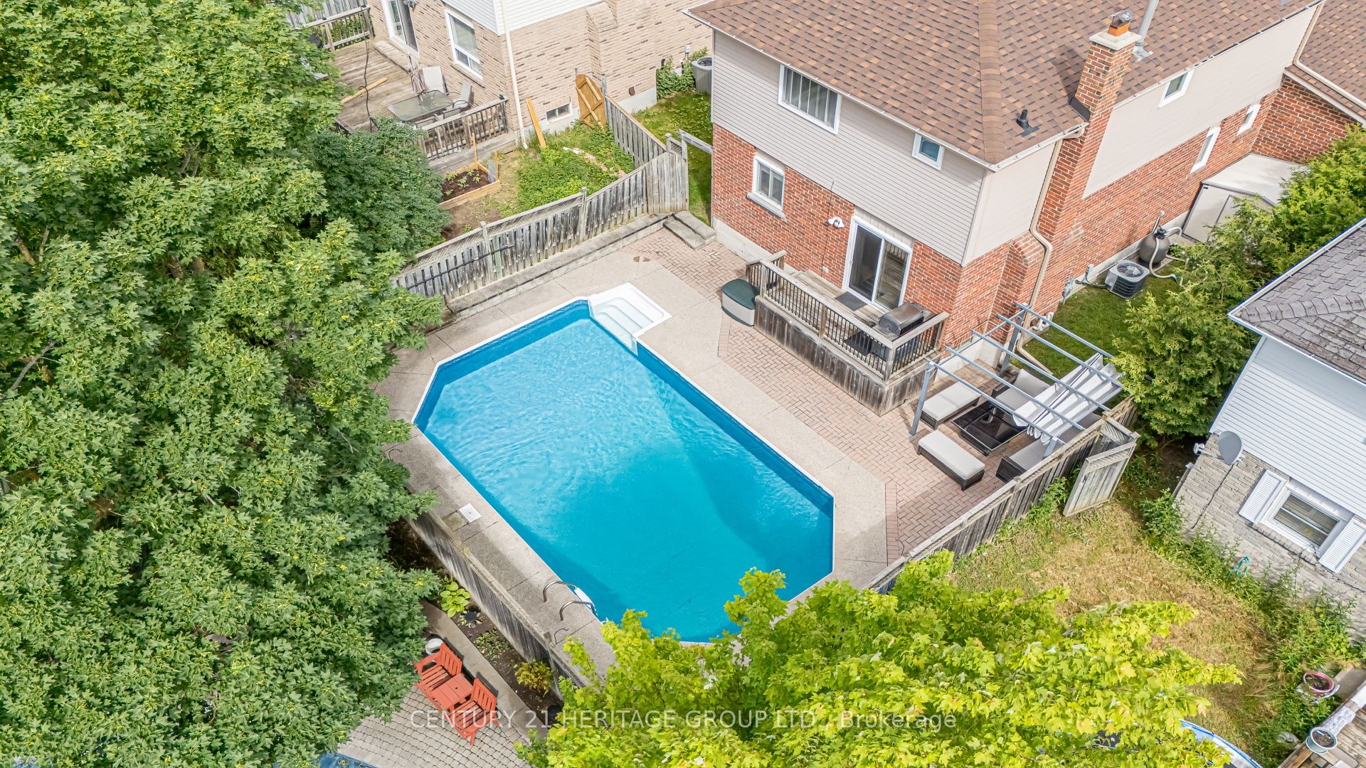 222 Forsyth Road, Newmarket, ON L3Y 7Y9