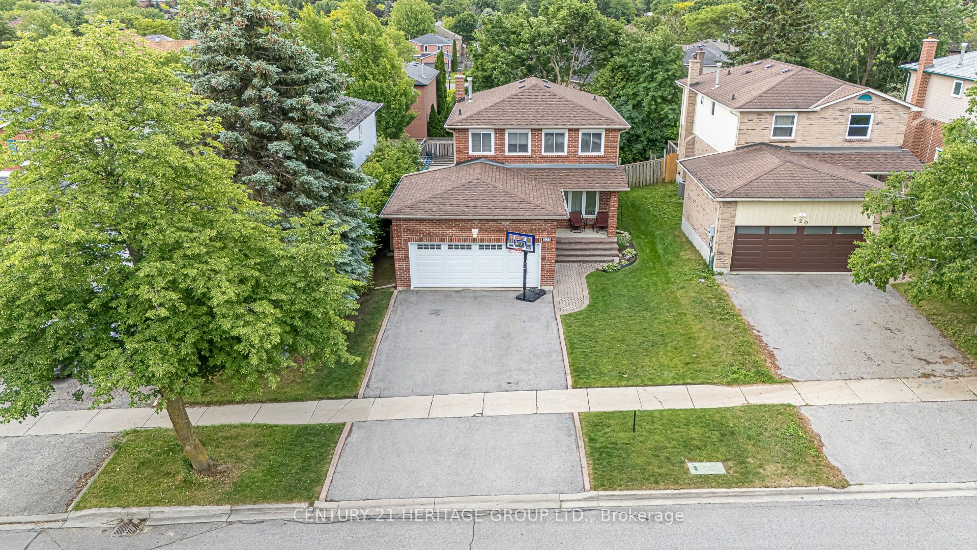 222 Forsyth Road, Newmarket, ON L3Y 7Y9 photo 2