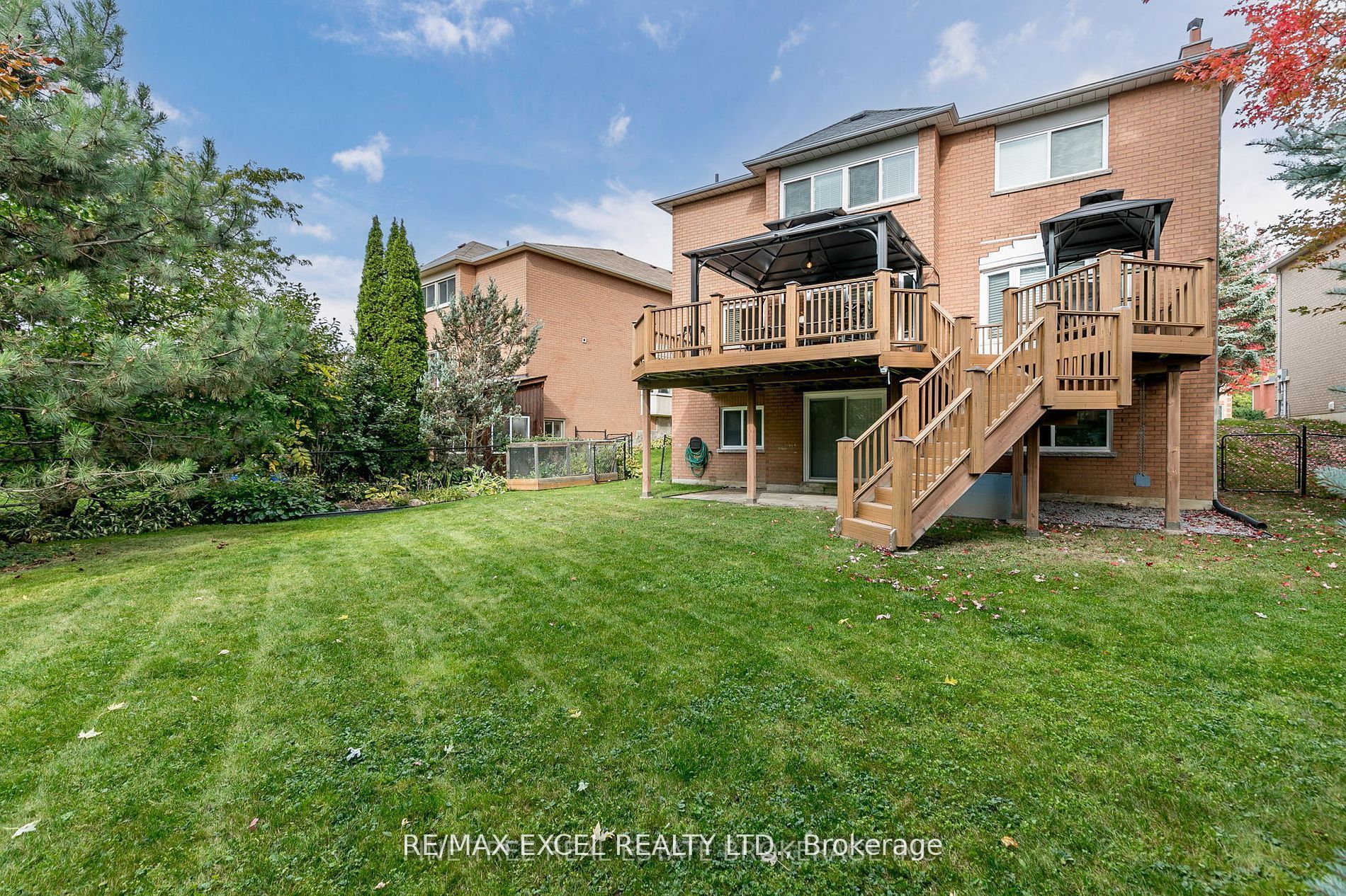 316 Alex Doner Drive Main, Newmarket, ON L3X 1G4 photo 3
