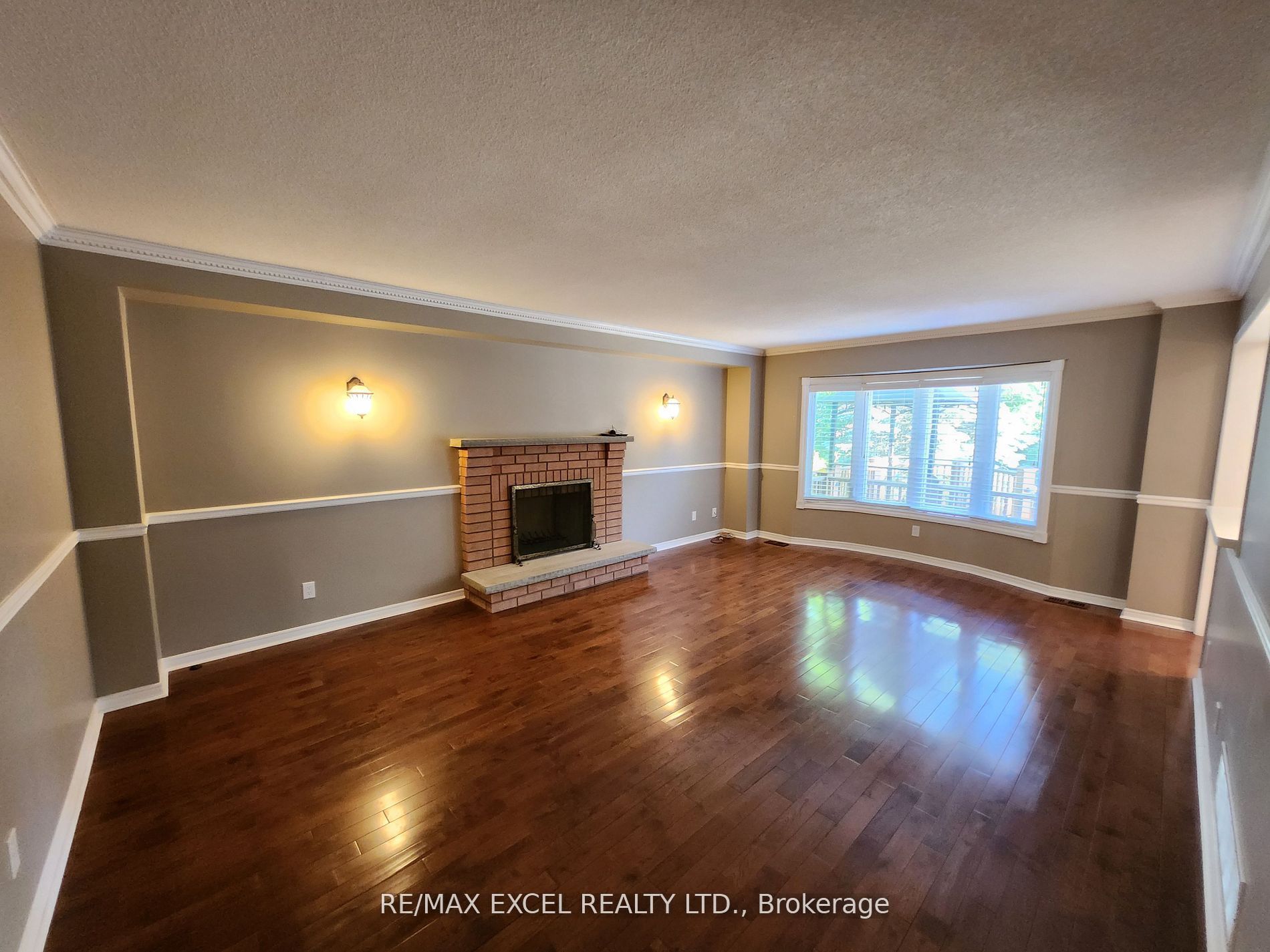 316 Alex Doner Drive Main, Newmarket, ON L3X 1G4 photo 5