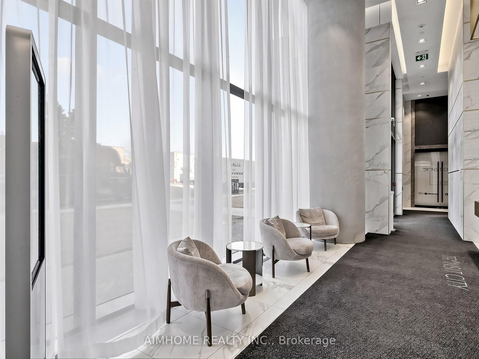 898 Portage Pkwy Parkway 3207, Vaughan, ON L4K 0J6 photo 4