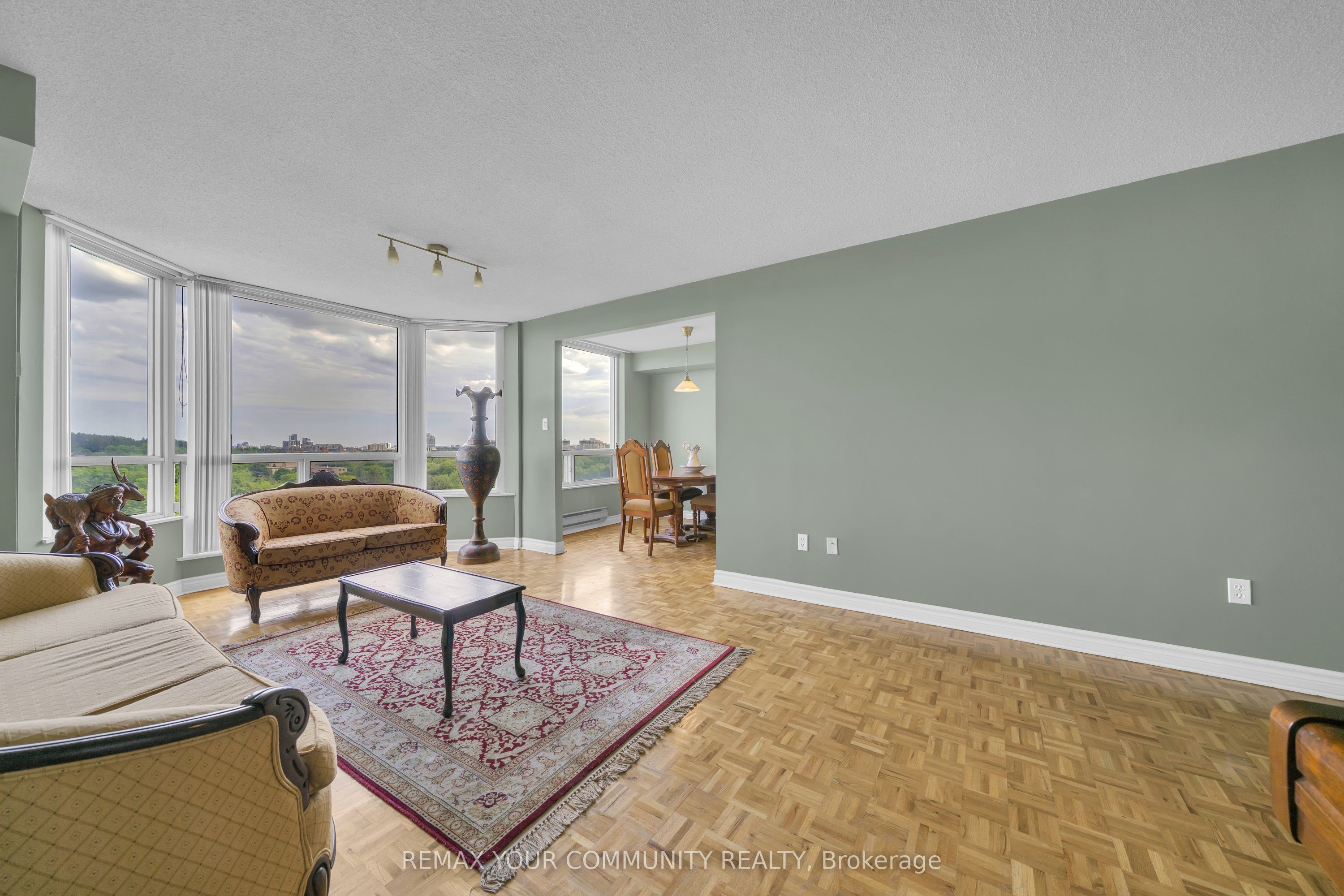 175 Cedar Avenue 913, Richmond Hill, ON L4C 9V3 photo 3