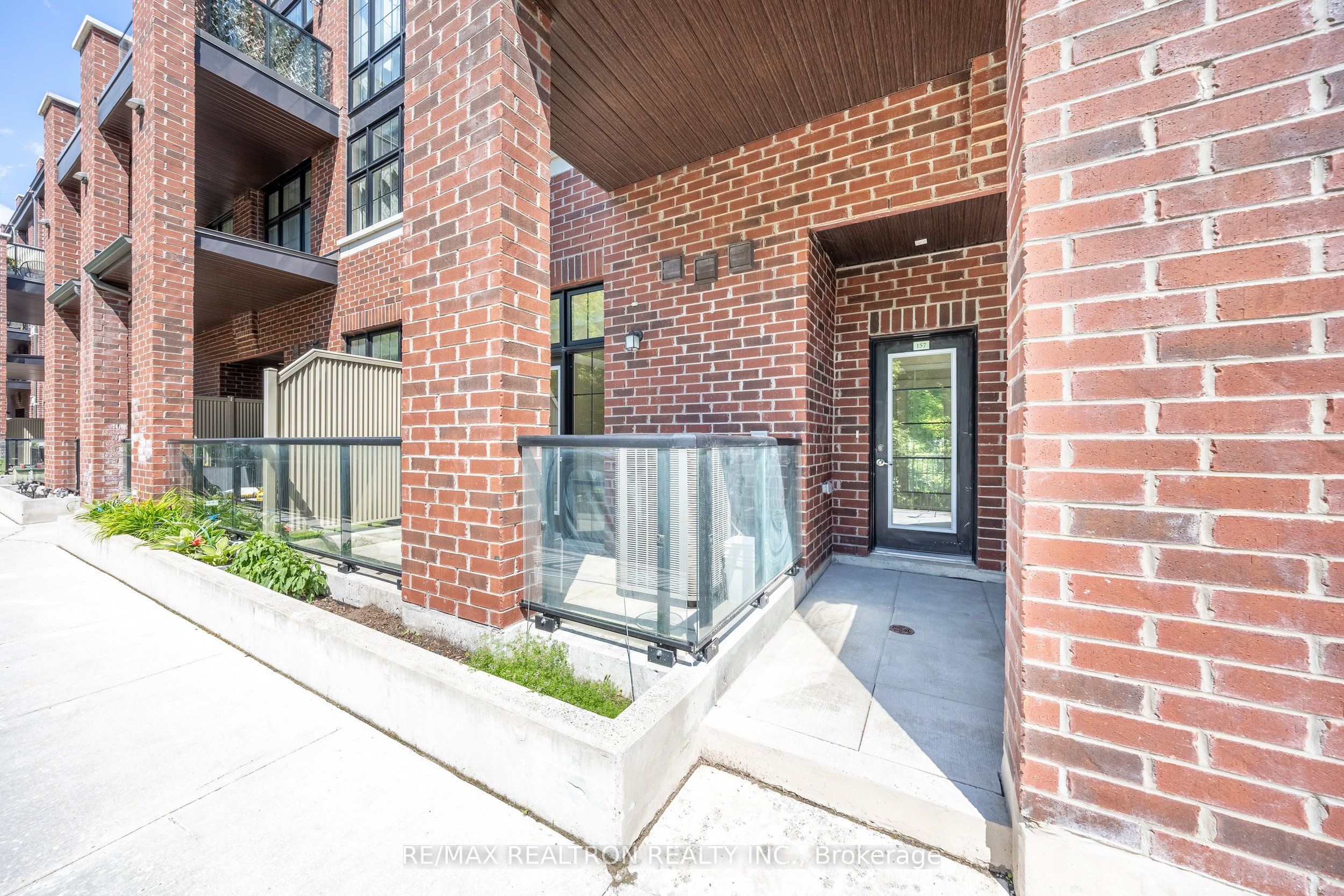 6 Whitaker Way 157, Whitchurch-Stouffville, ON L4A 4T4 photo 3