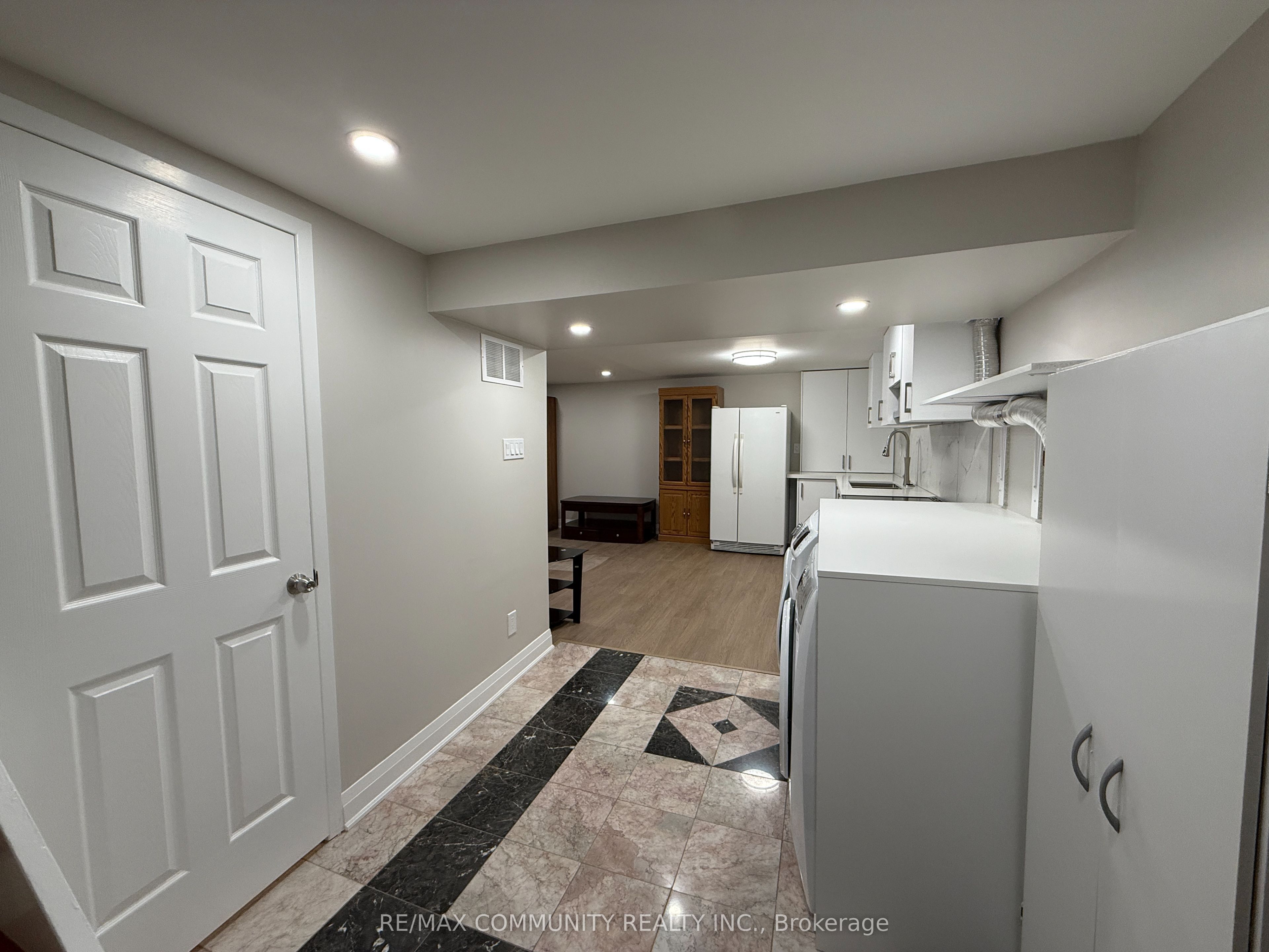 31 Friar Tuck Road LOWER, Markham, ON L3P 1L7 photo 2