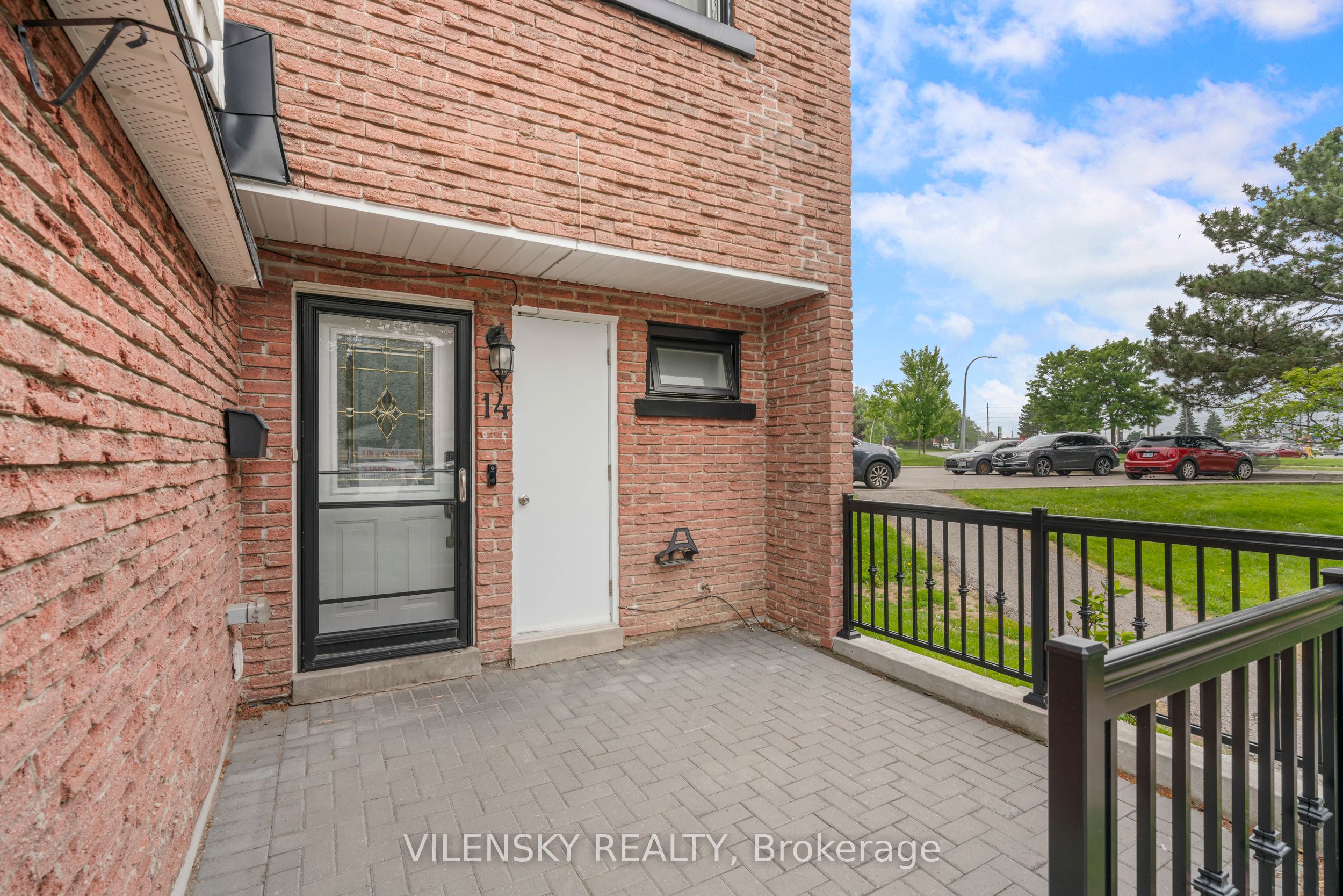 14 Poplar Crescent 19, Aurora, ON L4G 3L3 photo 2