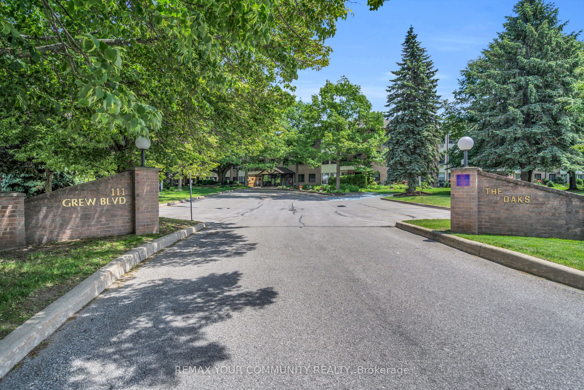 111 Grew Boulevard 210, Georgina, ON L0E 1L0 photo 2