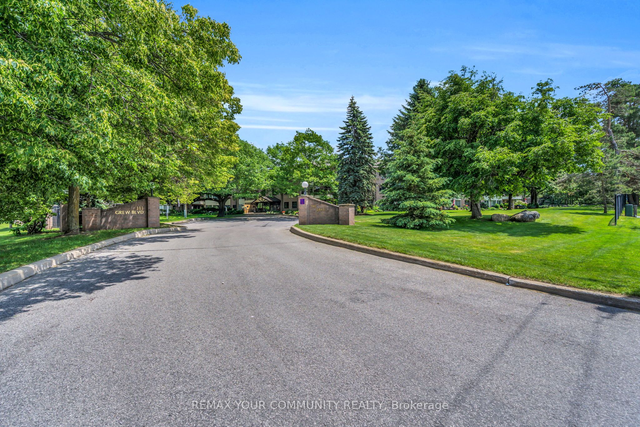 111 Grew Boulevard 210, Georgina, ON L0E 1L0 photo 3