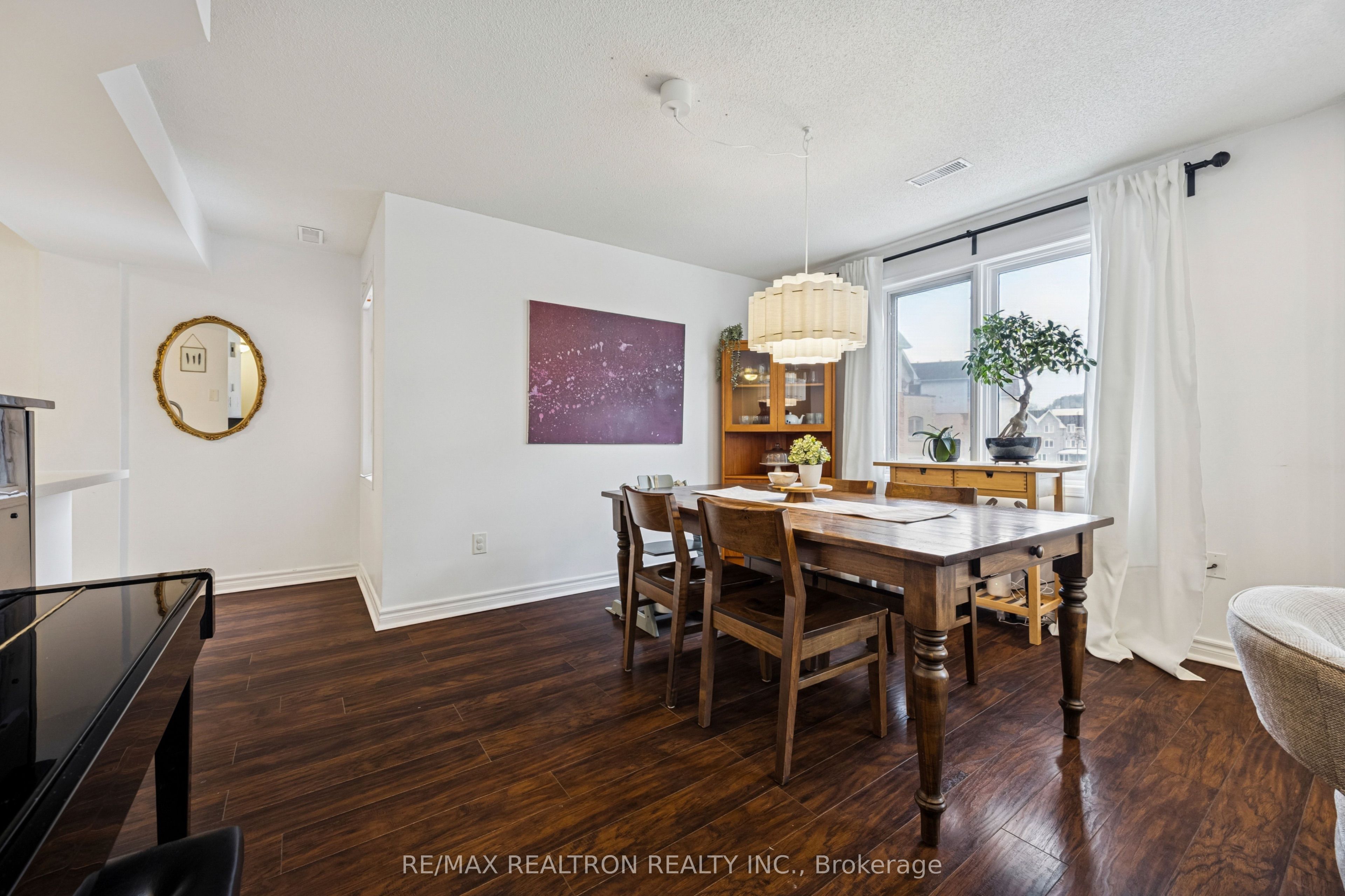 75 Weldrick Road E 906, Richmond Hill, ON L4C 0H9 photo 3