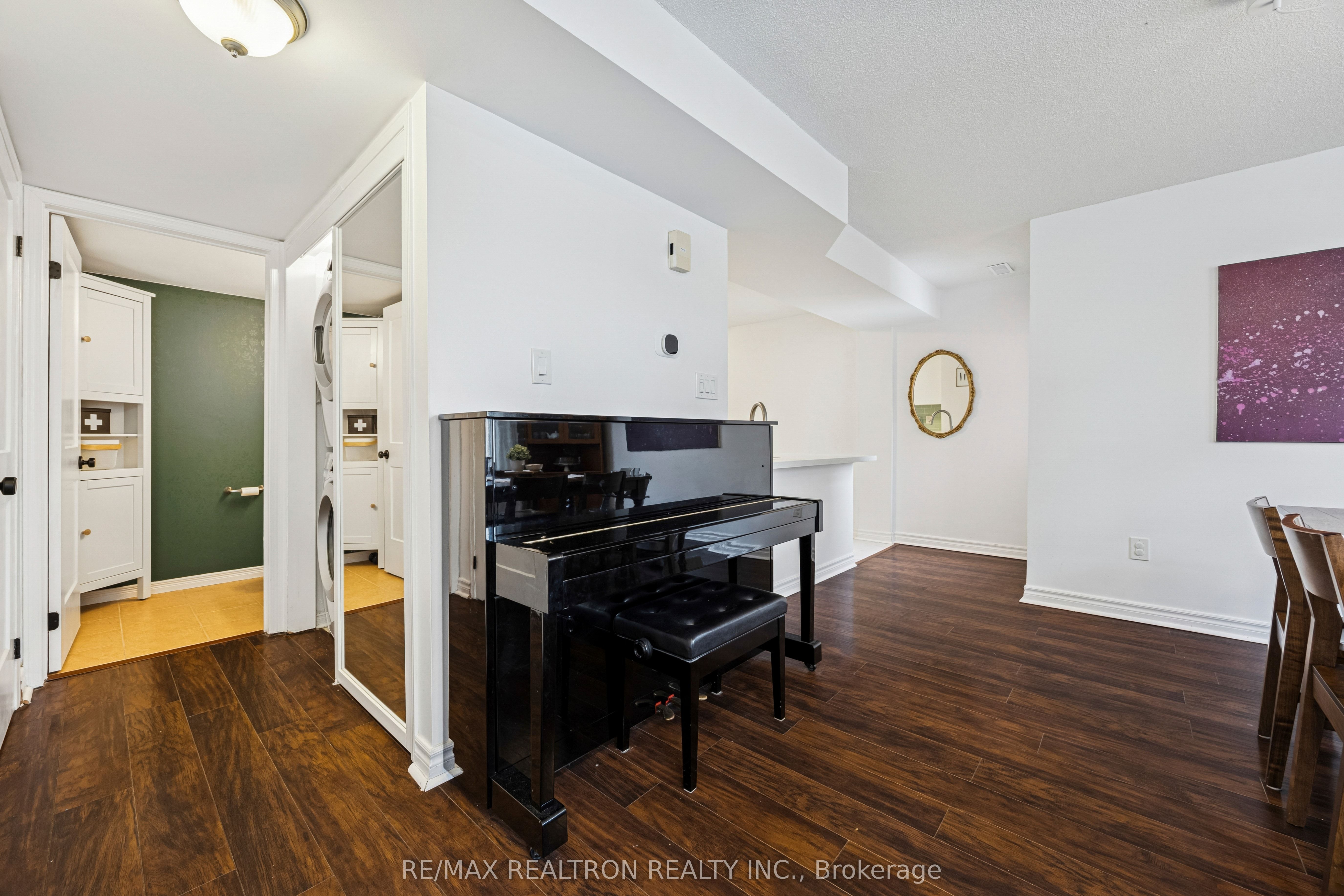 75 Weldrick Road E 906, Richmond Hill, ON L4C 0H9 photo 4