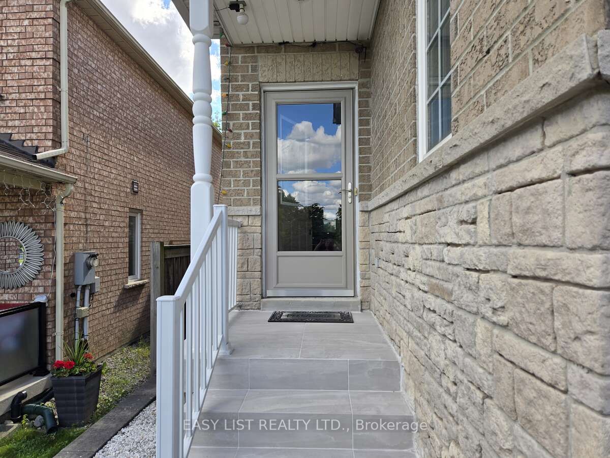 171 Stonebriar Drive, Vaughan, ON L6A 2N1 photo 2