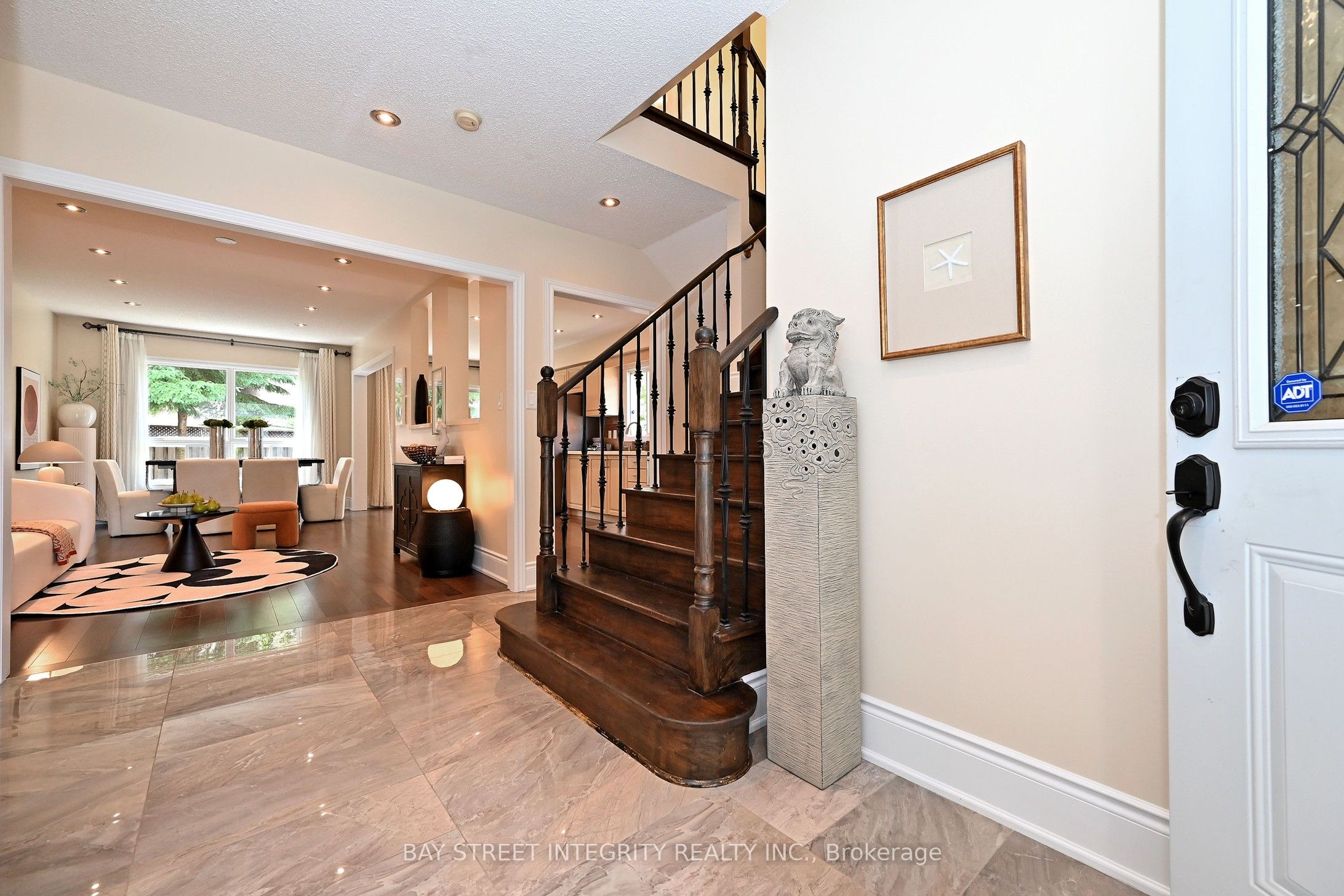 95 Alpine Crescent, Richmond Hill, ON L4S 1V9 photo 2