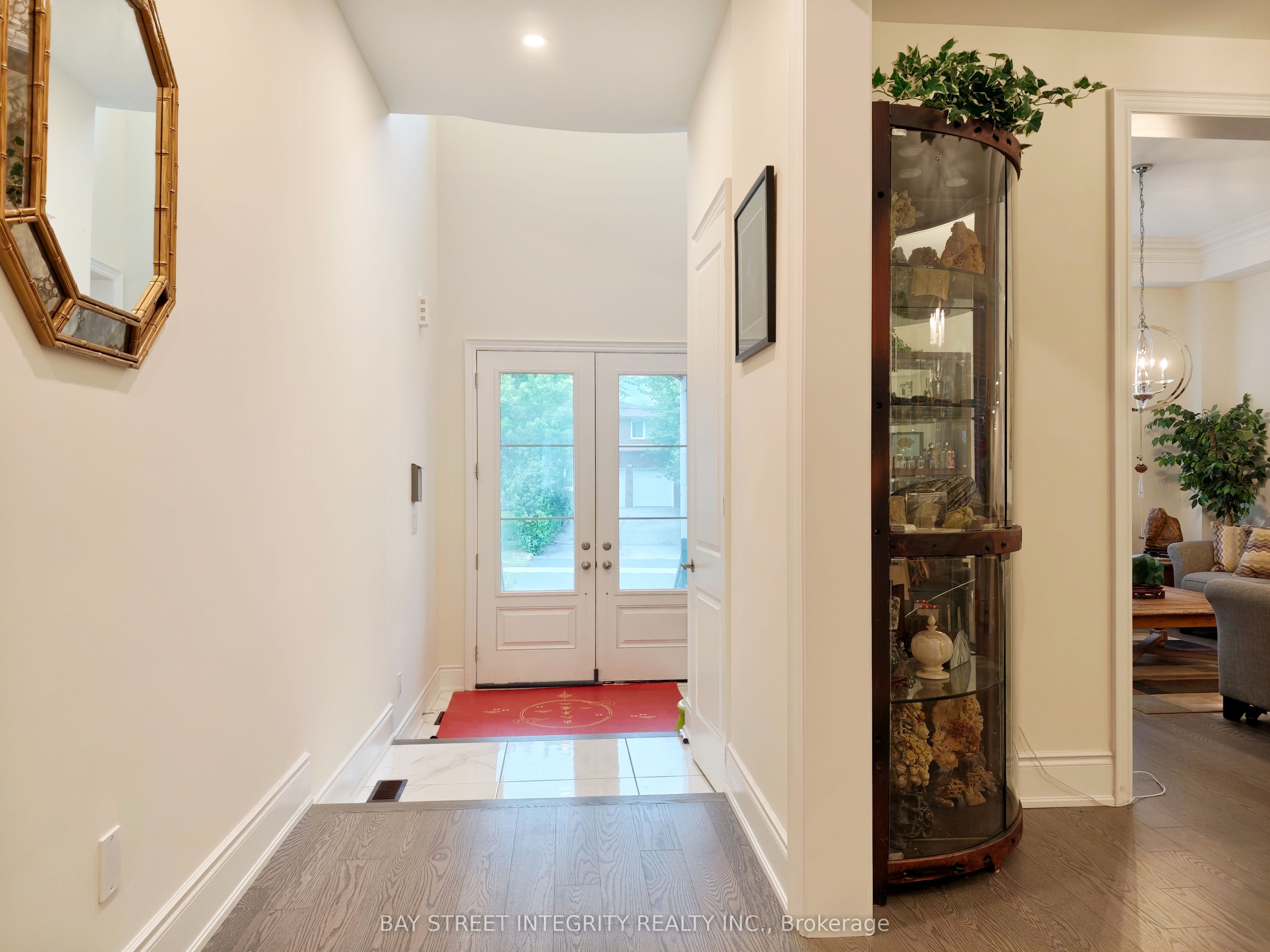 211 Hillsview Drive, Richmond Hill, ON L4C 4L8 photo 4