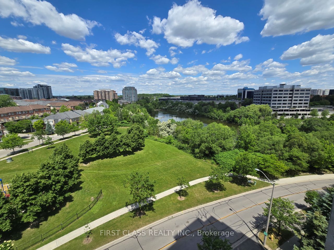 399 South Park Road #906, Markham, ON L3T 7W6 photo 2