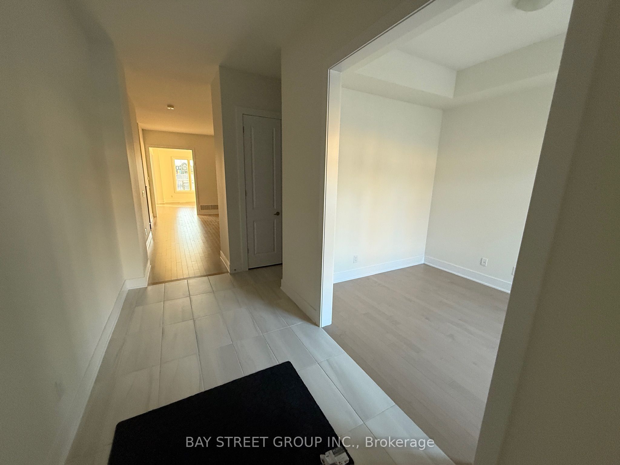 34 NANHAI Avenue, Markham, ON L6C 3N1 photo 4