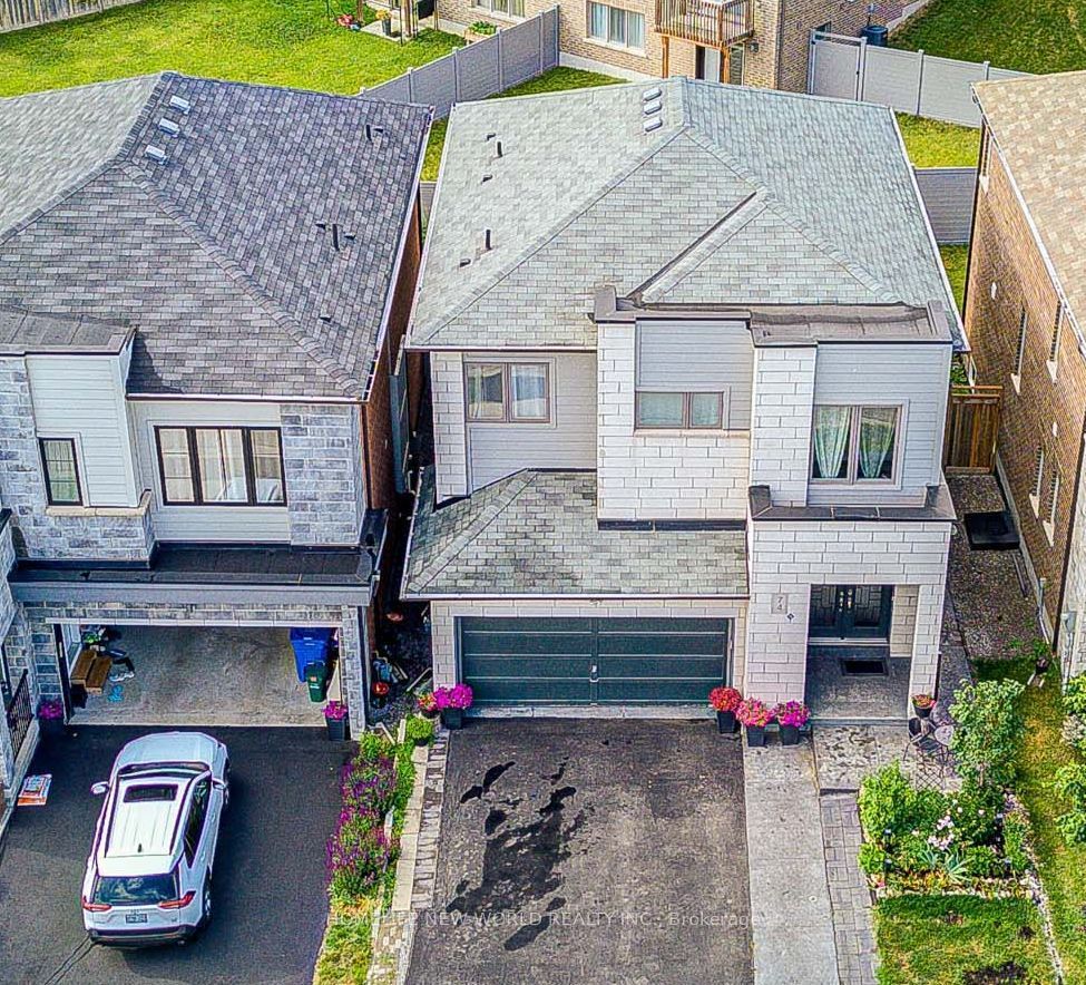 74 Tango Crescent, Newmarket, ON L3X 0K4 photo 2