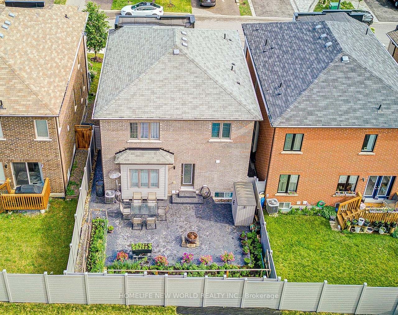 74 Tango Crescent, Newmarket, ON L3X 0K4 photo 4