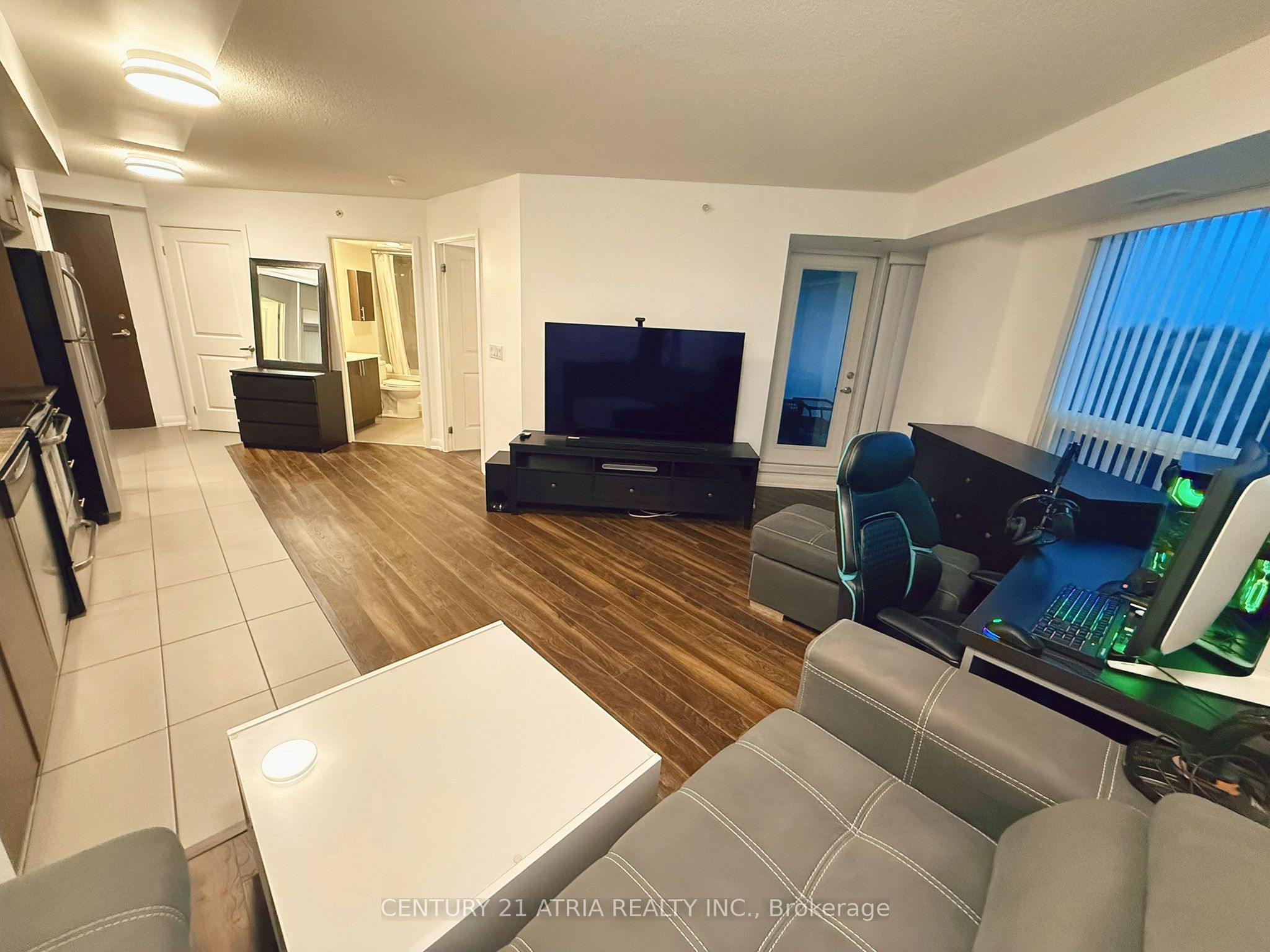 75 Norman Bethune Avenue 310, Richmond Hill, ON L4B 0B6 photo 4