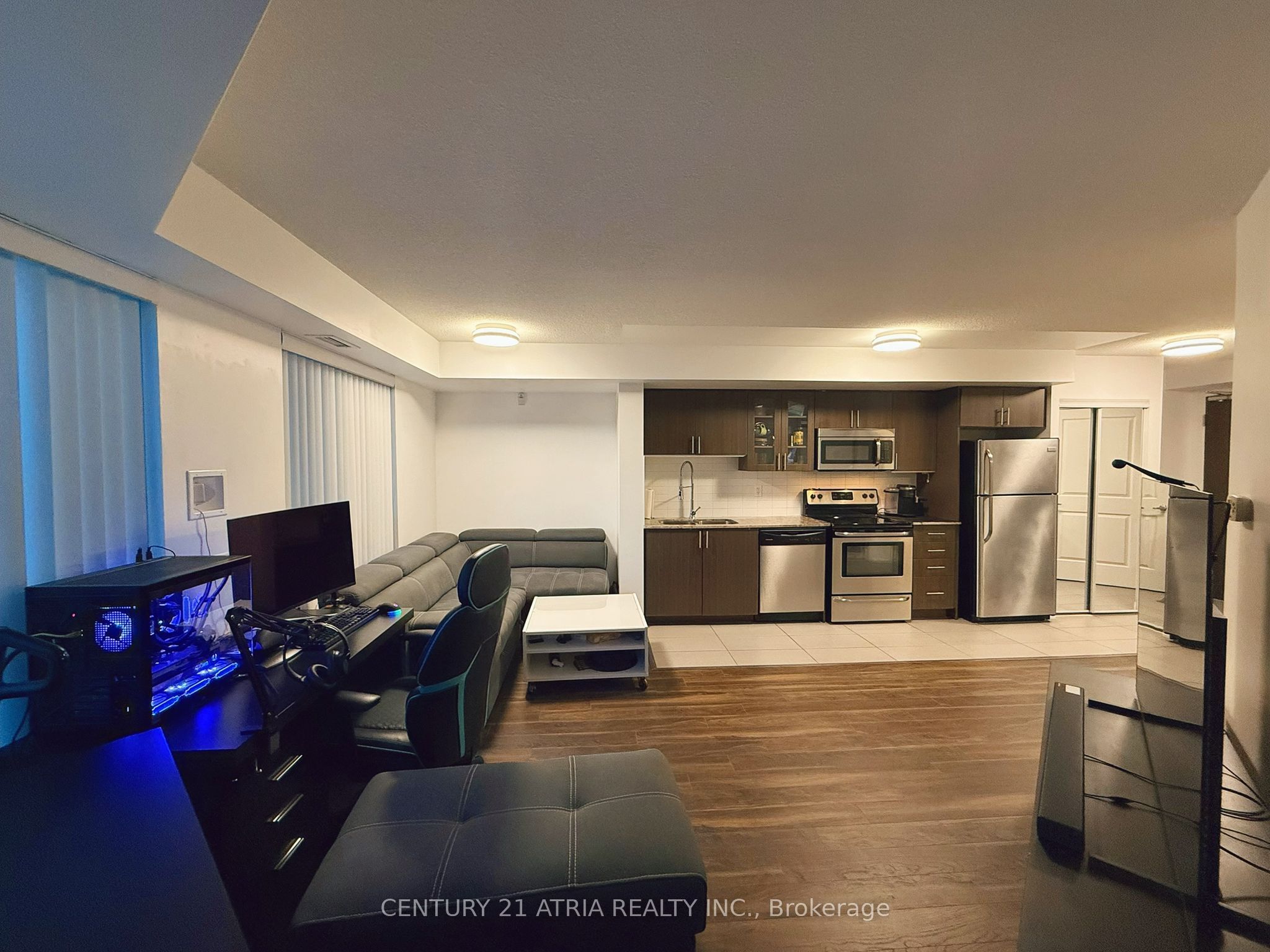 75 Norman Bethune Avenue 310, Richmond Hill, ON L4B 0B6 photo 5