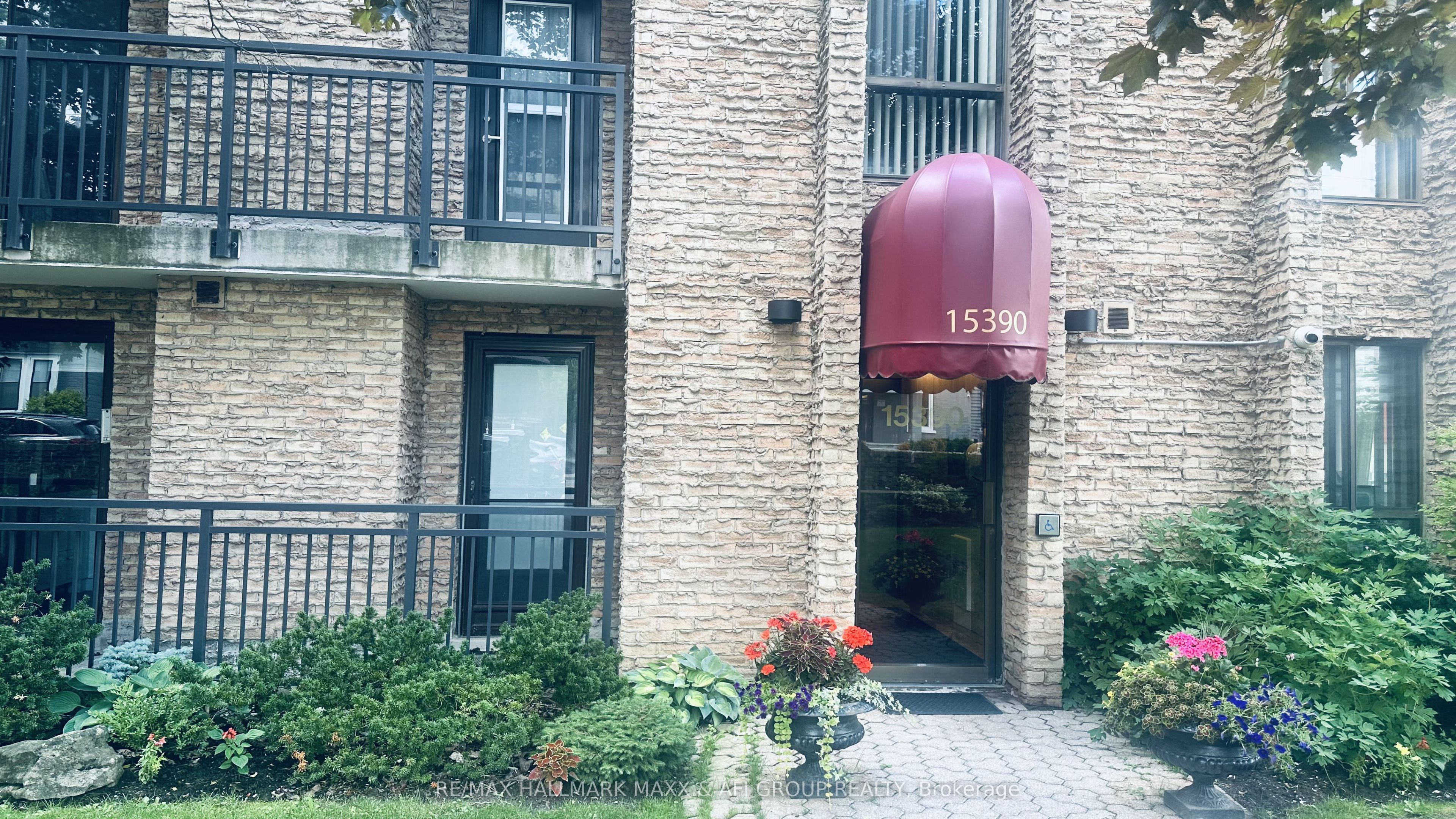 15390 Yonge Street 201, Aurora, ON L4G 1N8