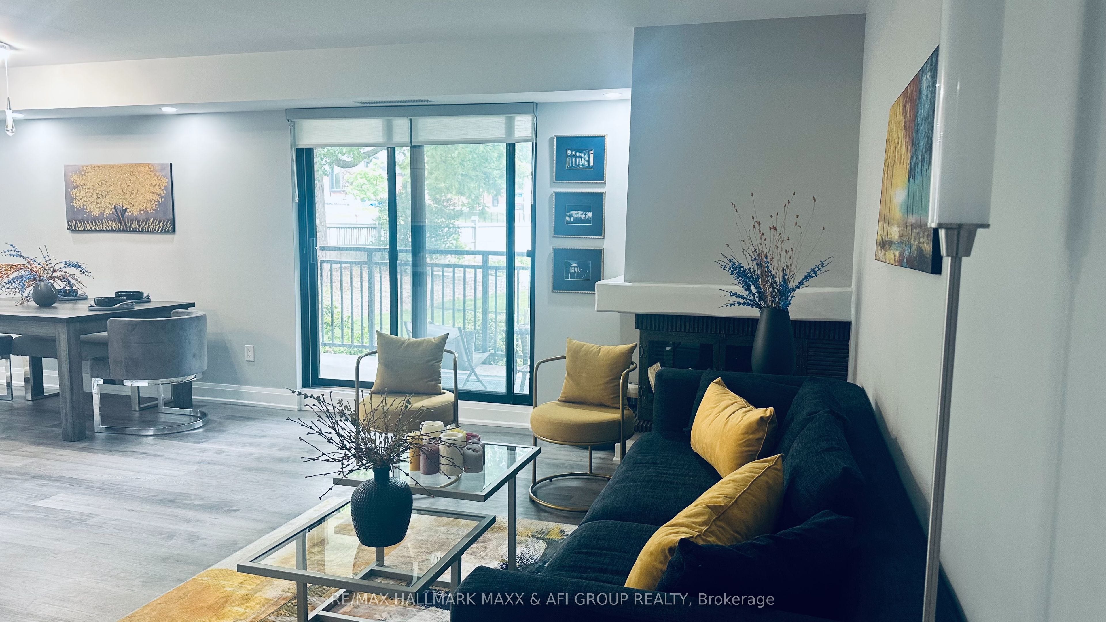 15390 Yonge Street 201, Aurora, ON L4G 1N8 photo 5