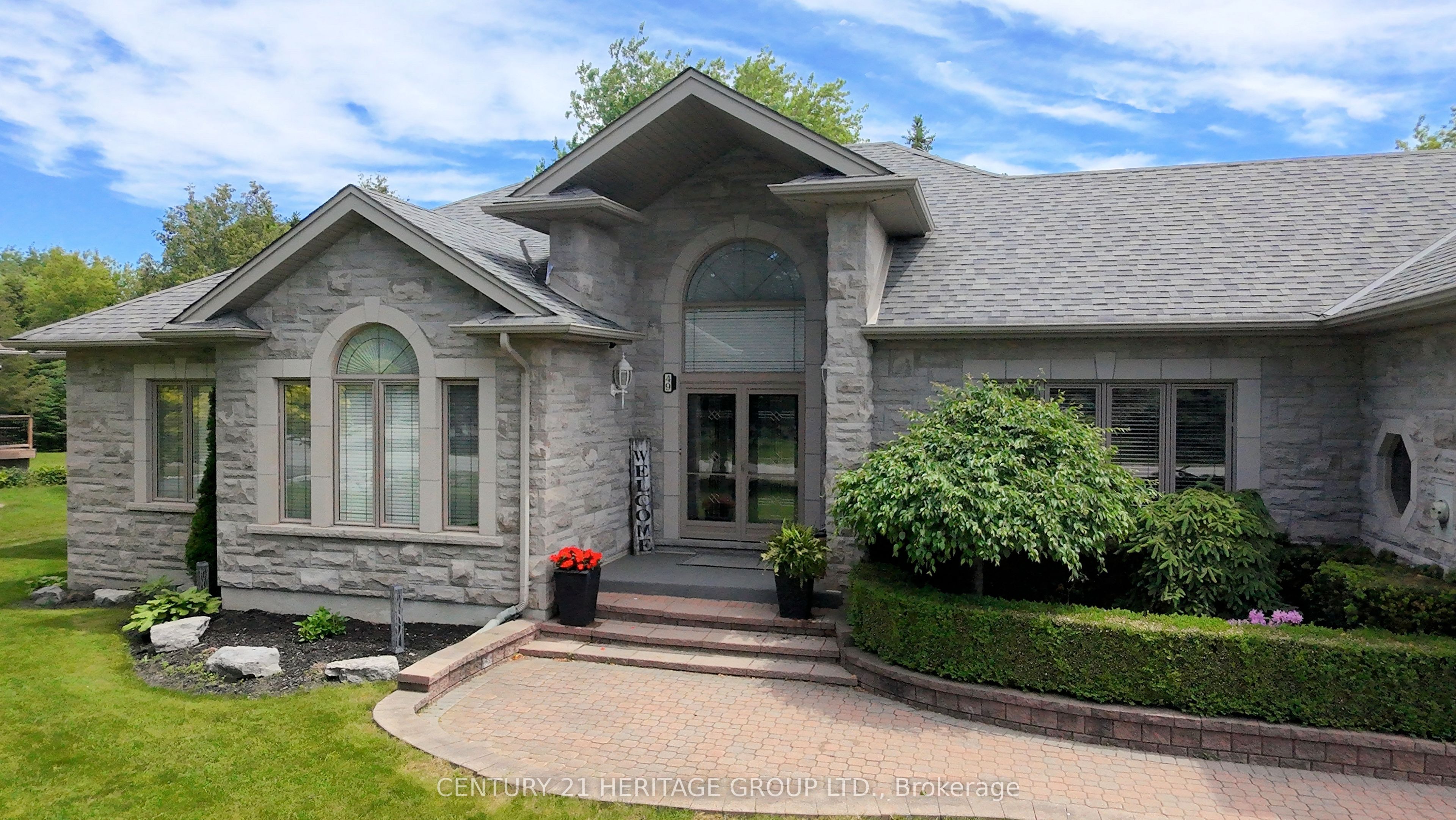 49 Shore Crescent, Georgina, ON L0E 1S0 photo 2