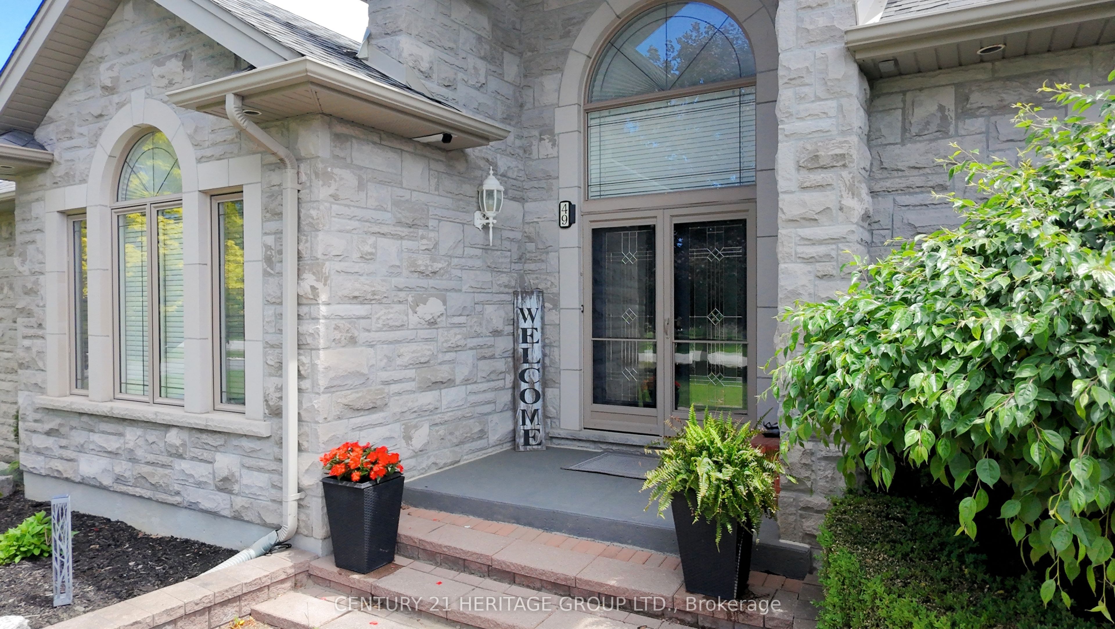 49 Shore Crescent, Georgina, ON L0E 1S0 photo 3