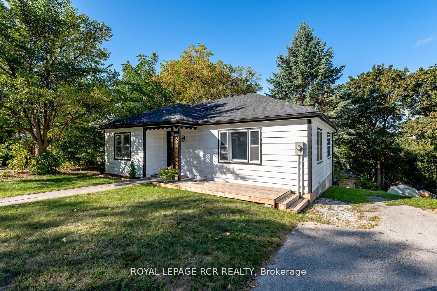 16948 Bayview Avenue, Newmarket, ON L3Y 6M5 photo 2