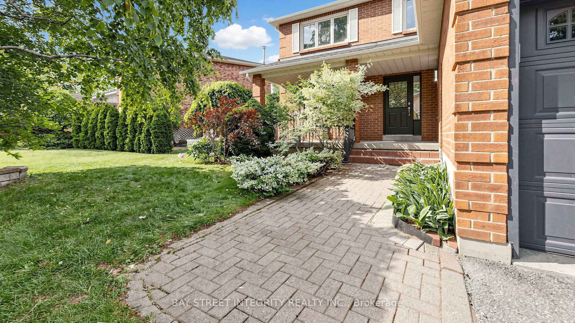 158 Largo Crescent, Vaughan, ON L6A 1N1 photo 2