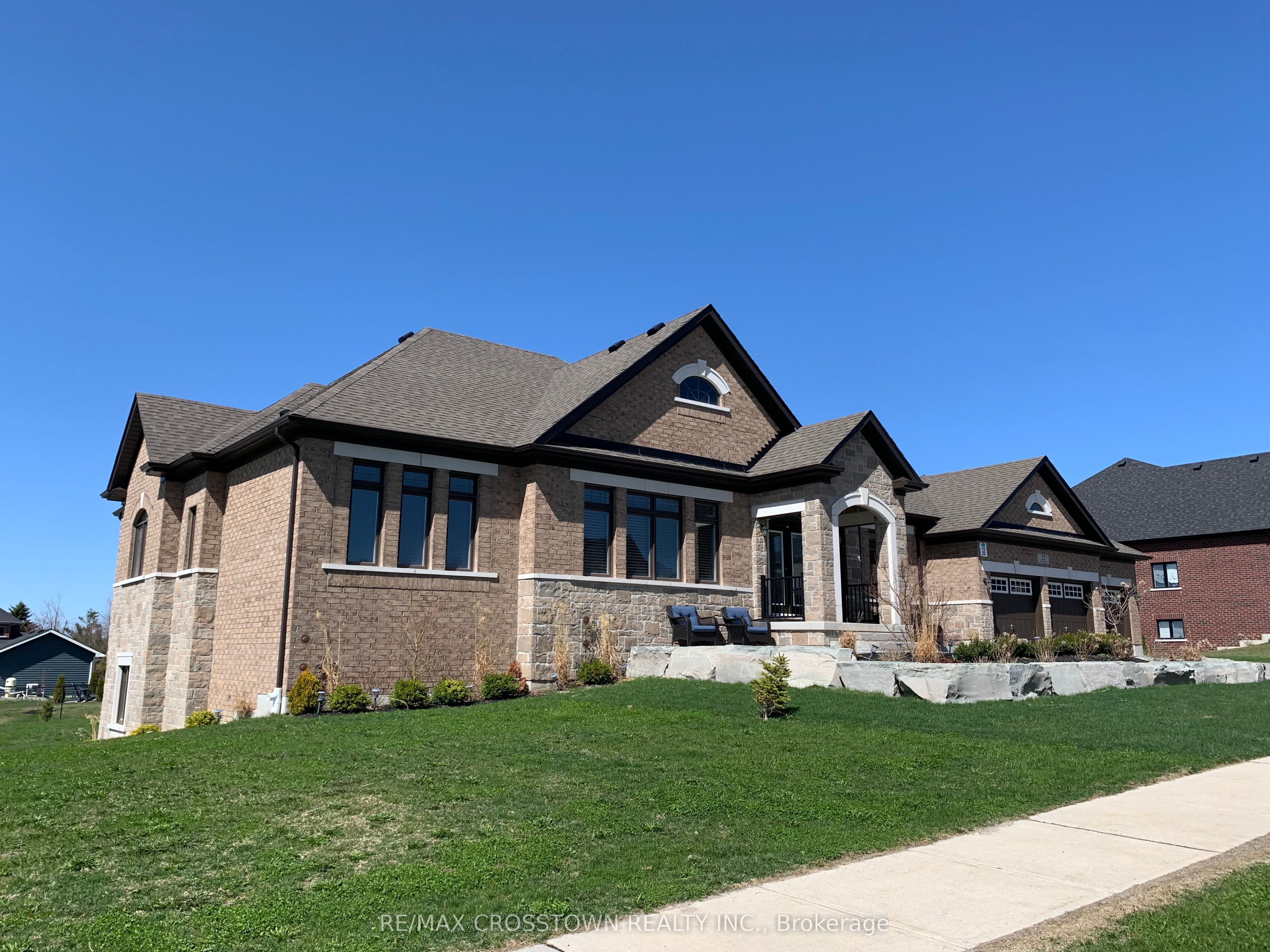 22 Stewart Crescent, Essa, ON L0L 2N0 photo 2