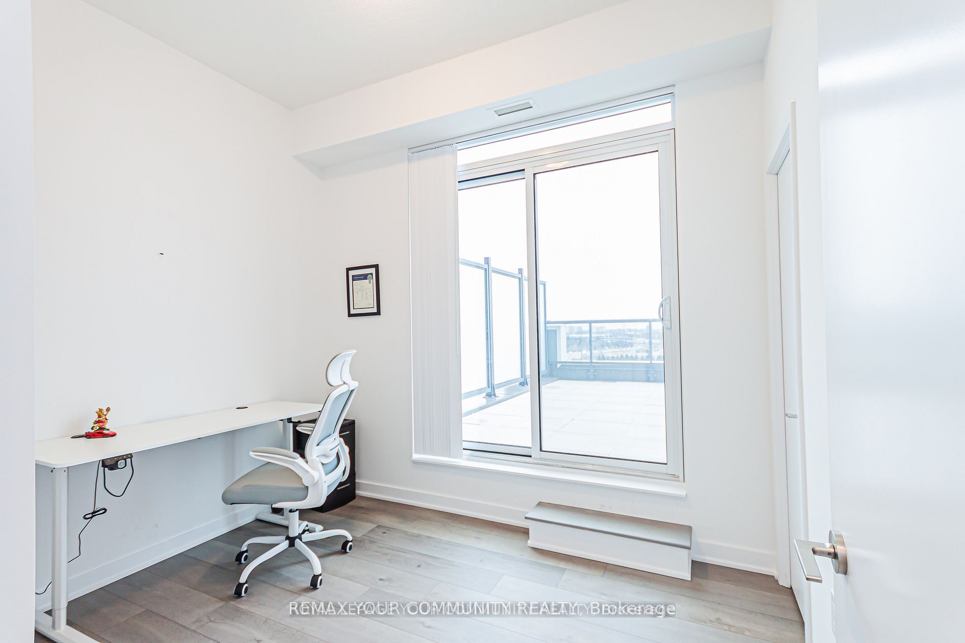 60 HONEYCRISP Crescent 1018, Vaughan, ON L4K 0N5 photo 5