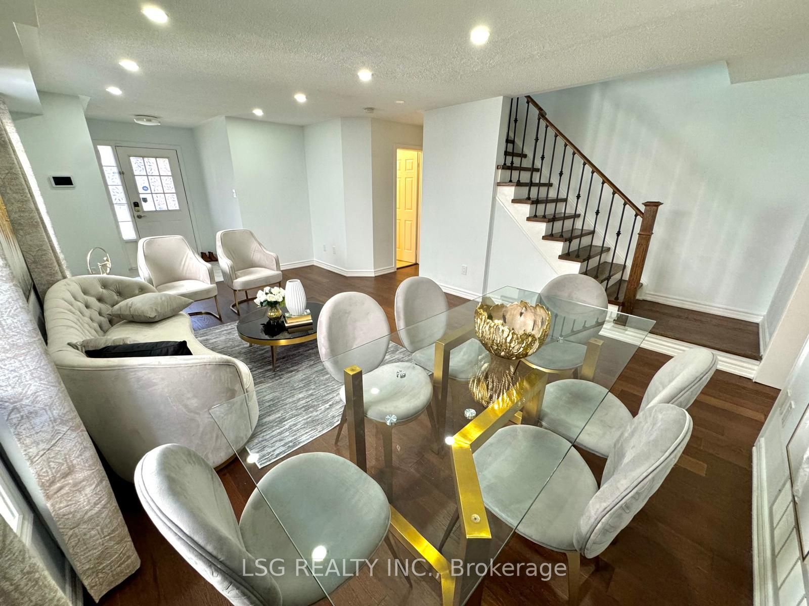 20 Hollidge Boulevard, Aurora, ON L4G 7H7 photo 3