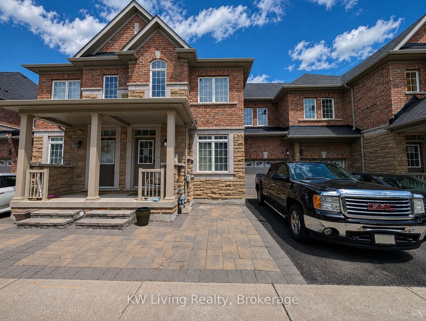 19 Begonia Street, Markham, ON L6E 0N3 photo 2
